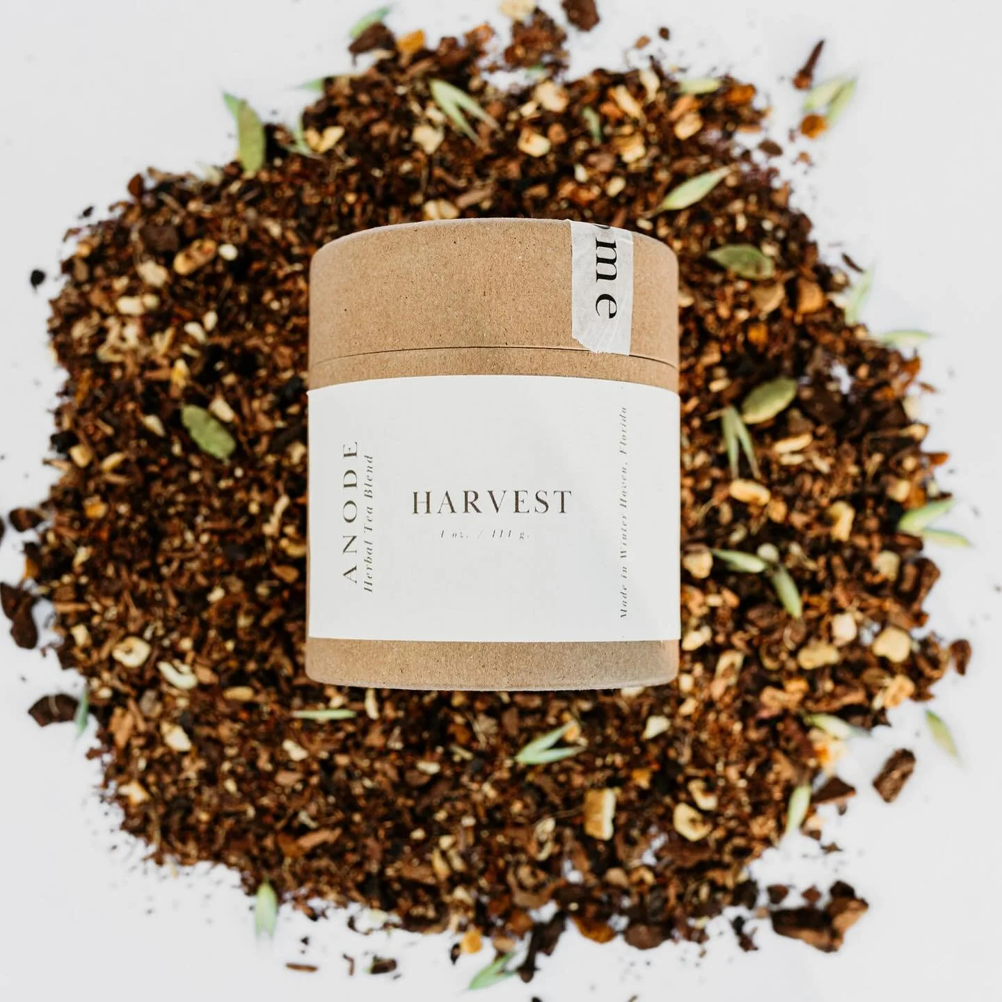 🍁🍂Autumn Equinox is right around the corner, and our Fall rituals over here have already begun which also includes drinking our highly beloved Harvest Chai on repeat!
Harvest Chai is an herbal blend designed to help you feel supported and grounded