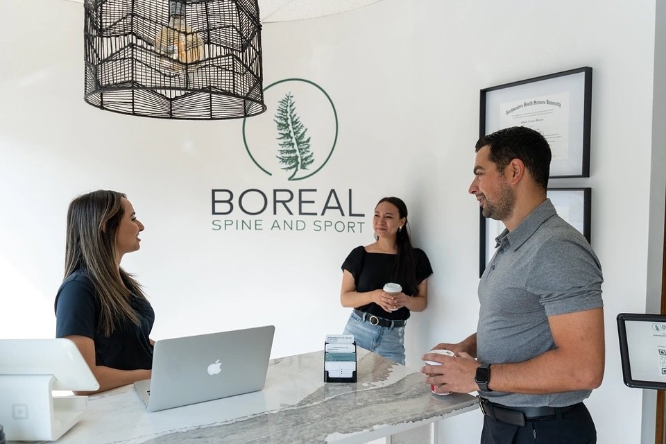 Here&rsquo;s a glimpse of our team at the start of our day!⁠
⁠
Each member of our dedicated team brings expertise and compassion to every patient&rsquo;s journey. From chiropractic care to acupuncture and beyond, we&rsquo;re here to guide you toward 