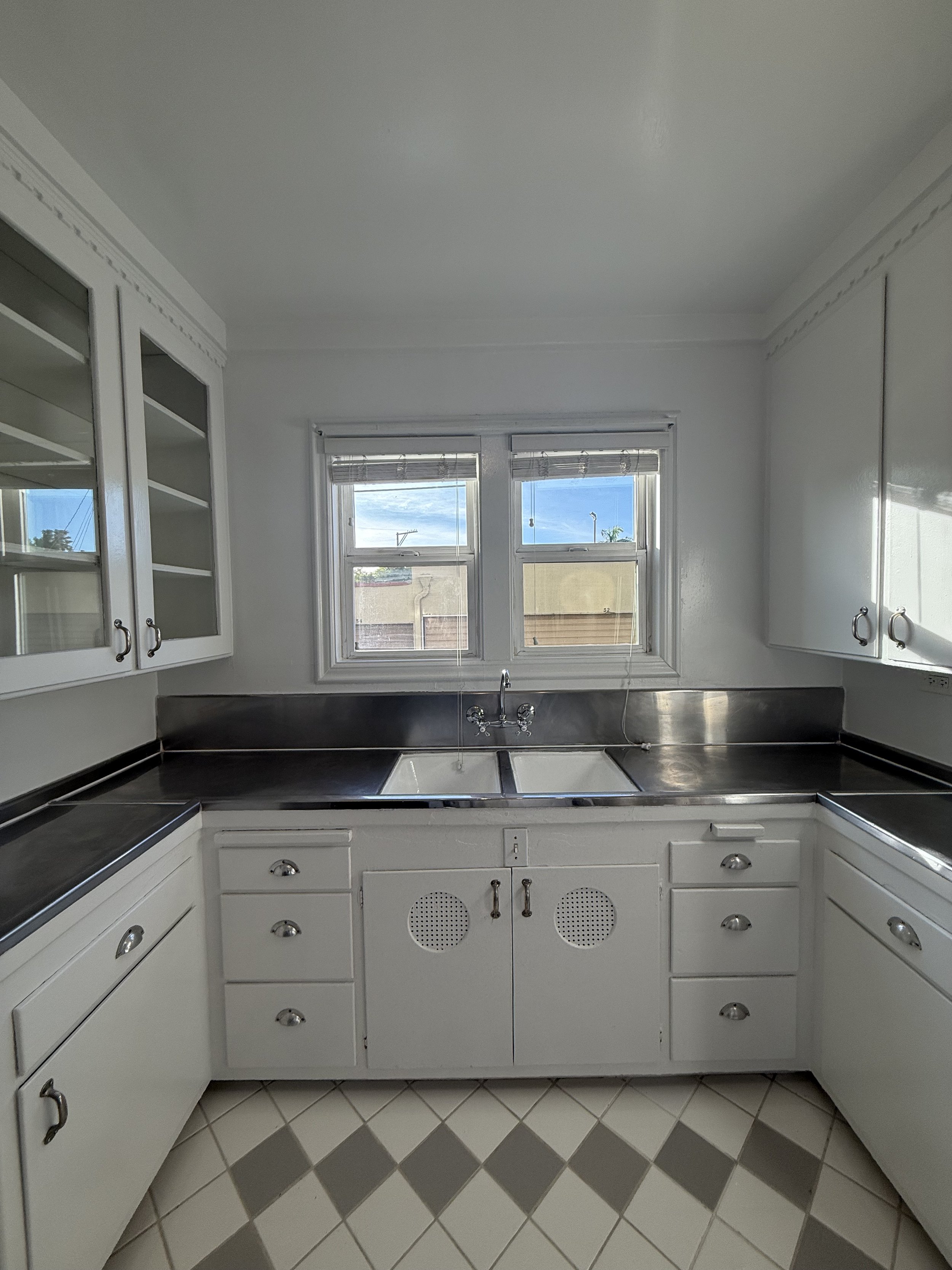 1619 Lyman Pl. Los Feliz, CA. 90027. First floor 1 Bed, 1 Bath w/ Hardwood floors, large windows and parking.  $2,750