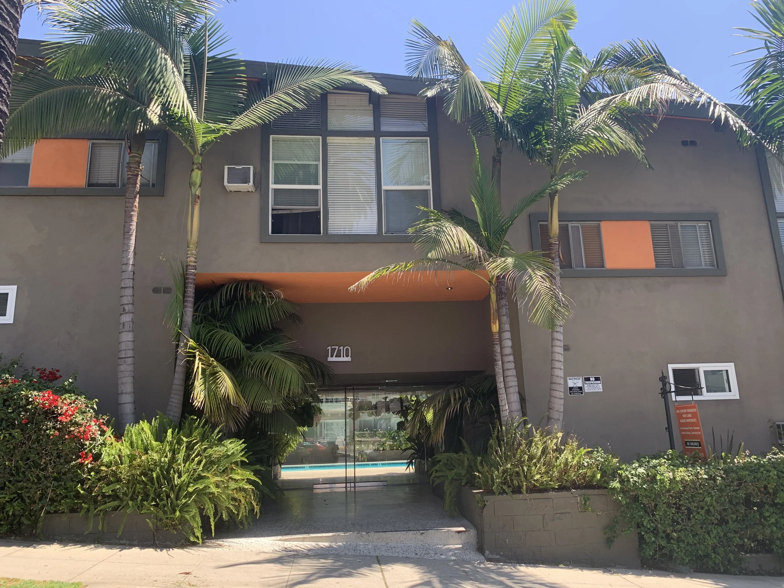 NOW $3,500! 1710 Camino Palmero St. #17 Los Angeles, CA. 90046. Beautifully updated, top Floor, 2 Bed, 2 Bath with high ceilings, ample closet space, swimming pool, A/C and parking!