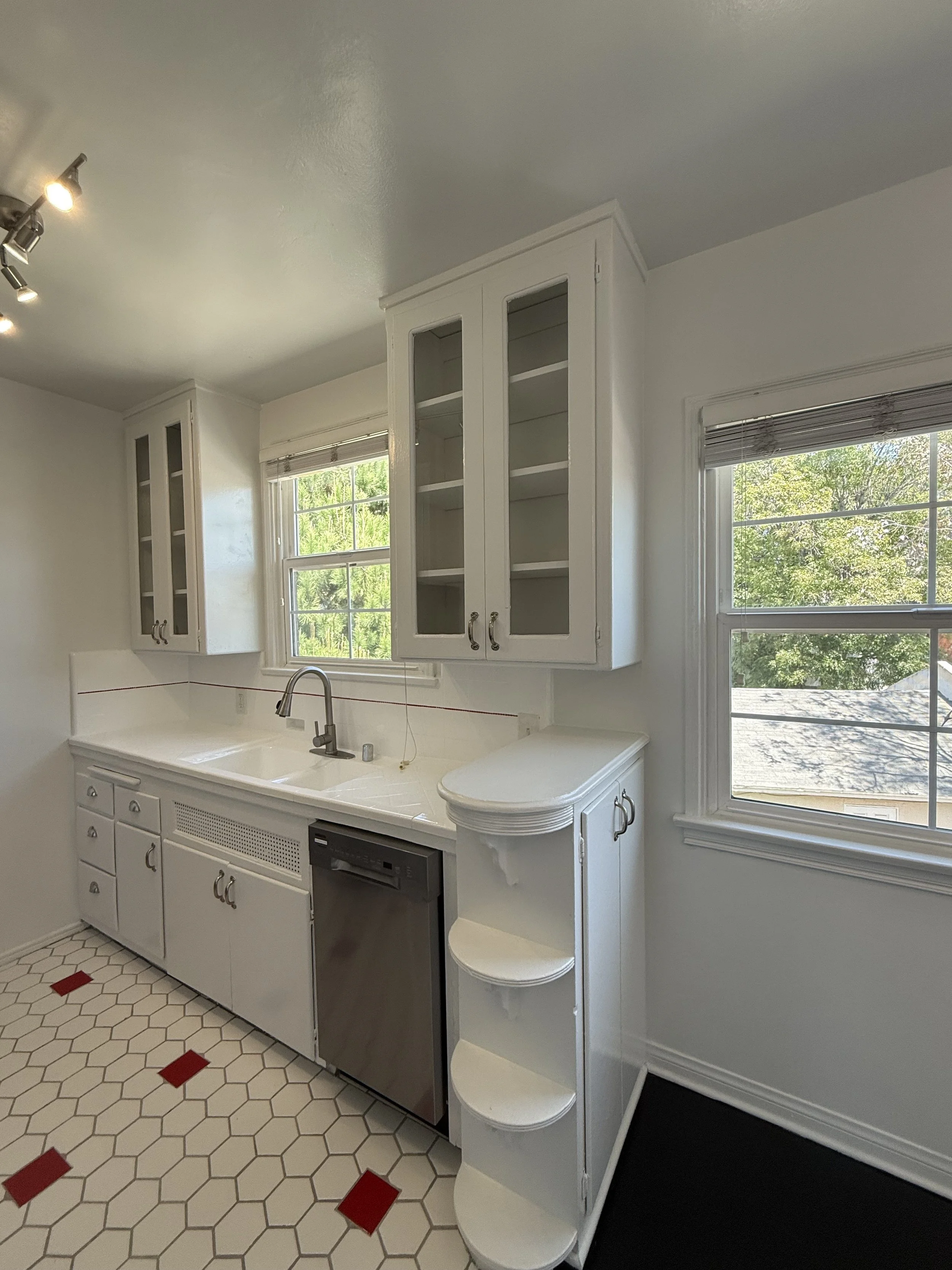 5044 1/2 Colfax Ave. Los Angeles, CA. 91601. Top floor, 2 Bed, 1 Bath w/ wood floors, vintage tile &amp; parking. $2,400