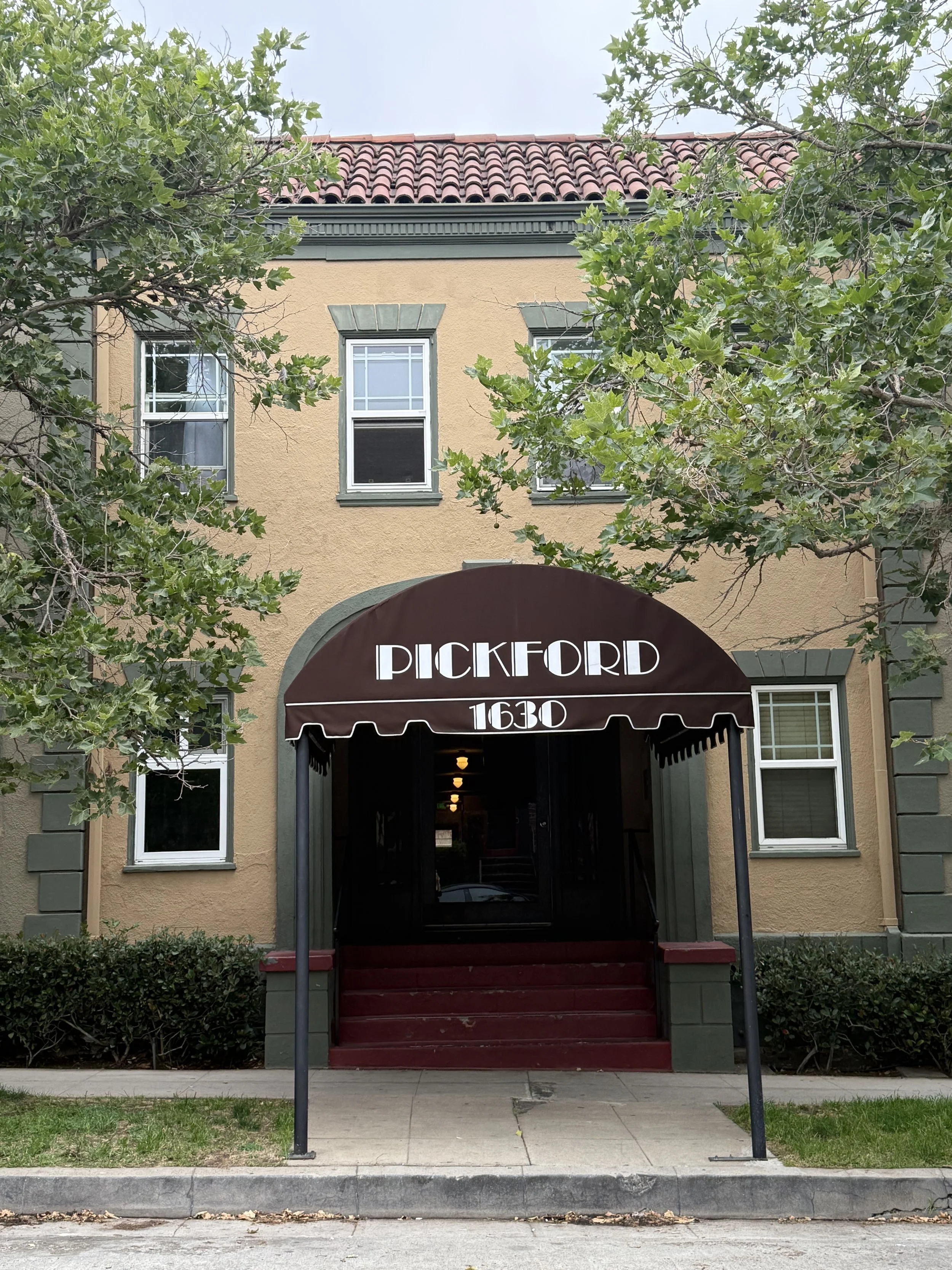 1630 Lyman Pl. #3 Los Feliz, CA. 90027. Studio, 1 Bath. Hardwood floors, vintage charm &amp; Permit street parking. $1,700 