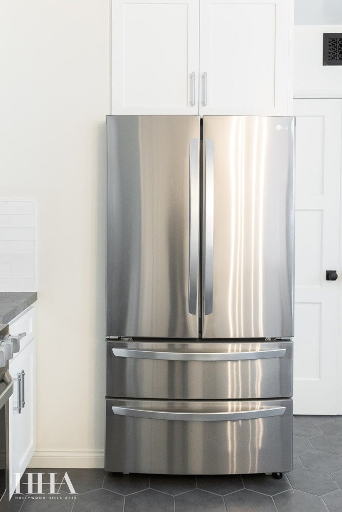 ktichen fridge