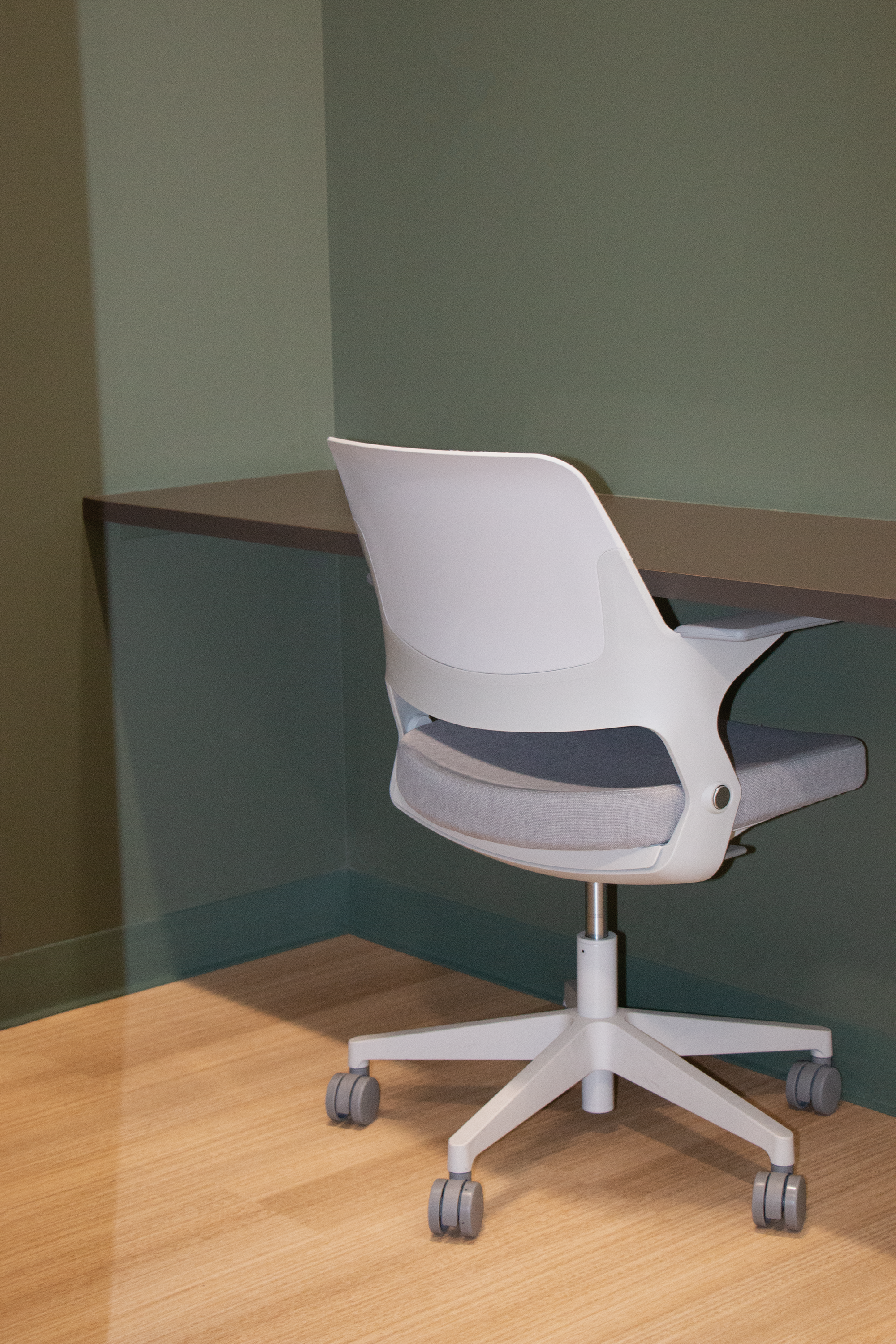 white-chair.png