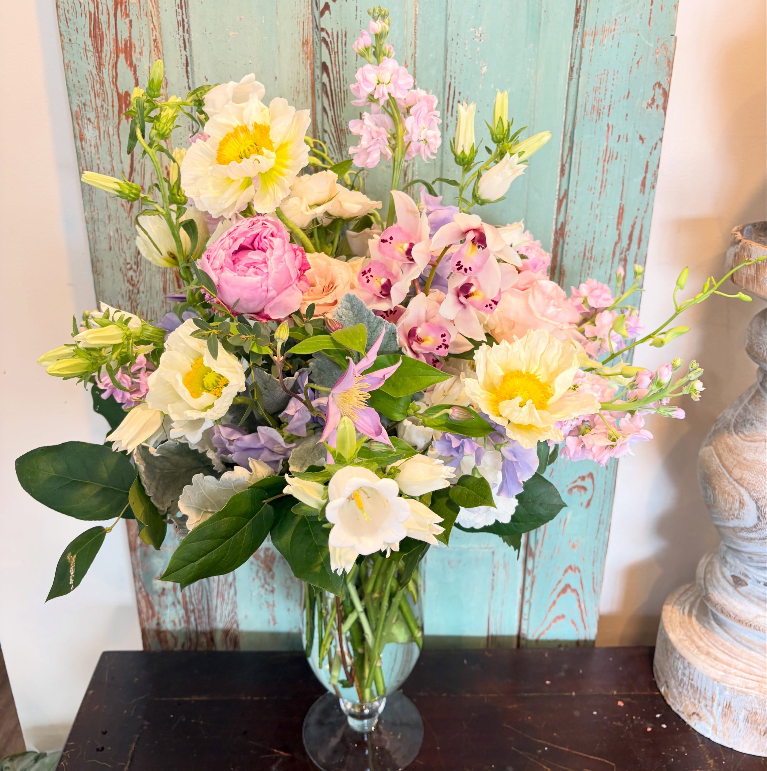 Thank you to all of our clients for a wonderful Mother&rsquo;s Day week! 🌷
Now for some much needed R&amp;R! 😅😴
.
.
.
#lsfd #springflorals #pastelflowers #mothersday #jaxbeaches
