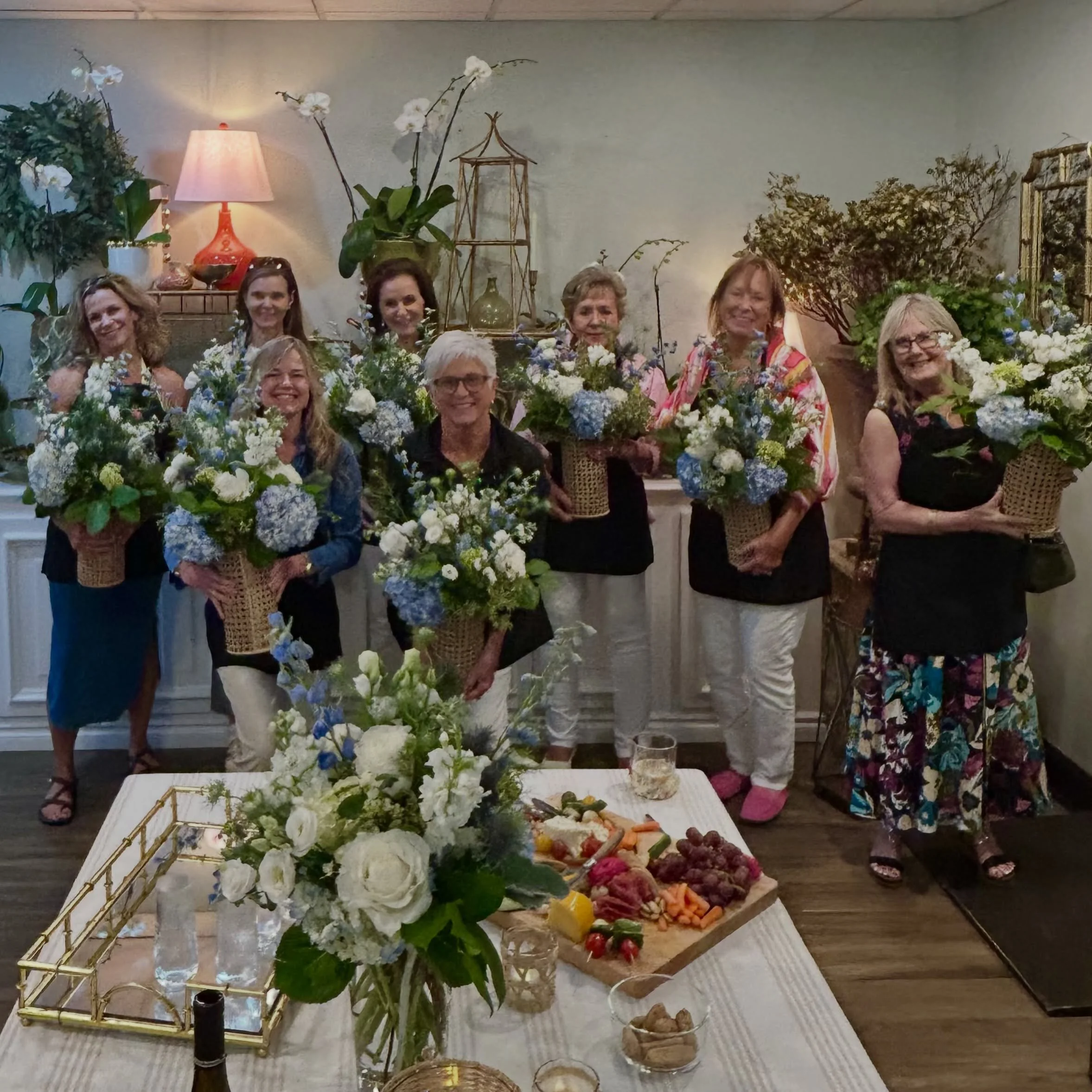 We had so much fun with our summertime blues class! 🩵💙
We will be taking September off from classes but stay tuned for October! 
.
.
.
#jaxbeachevents #jaxbeaches #pontevedramoms #jaxbeachmoms #floraldesignclass