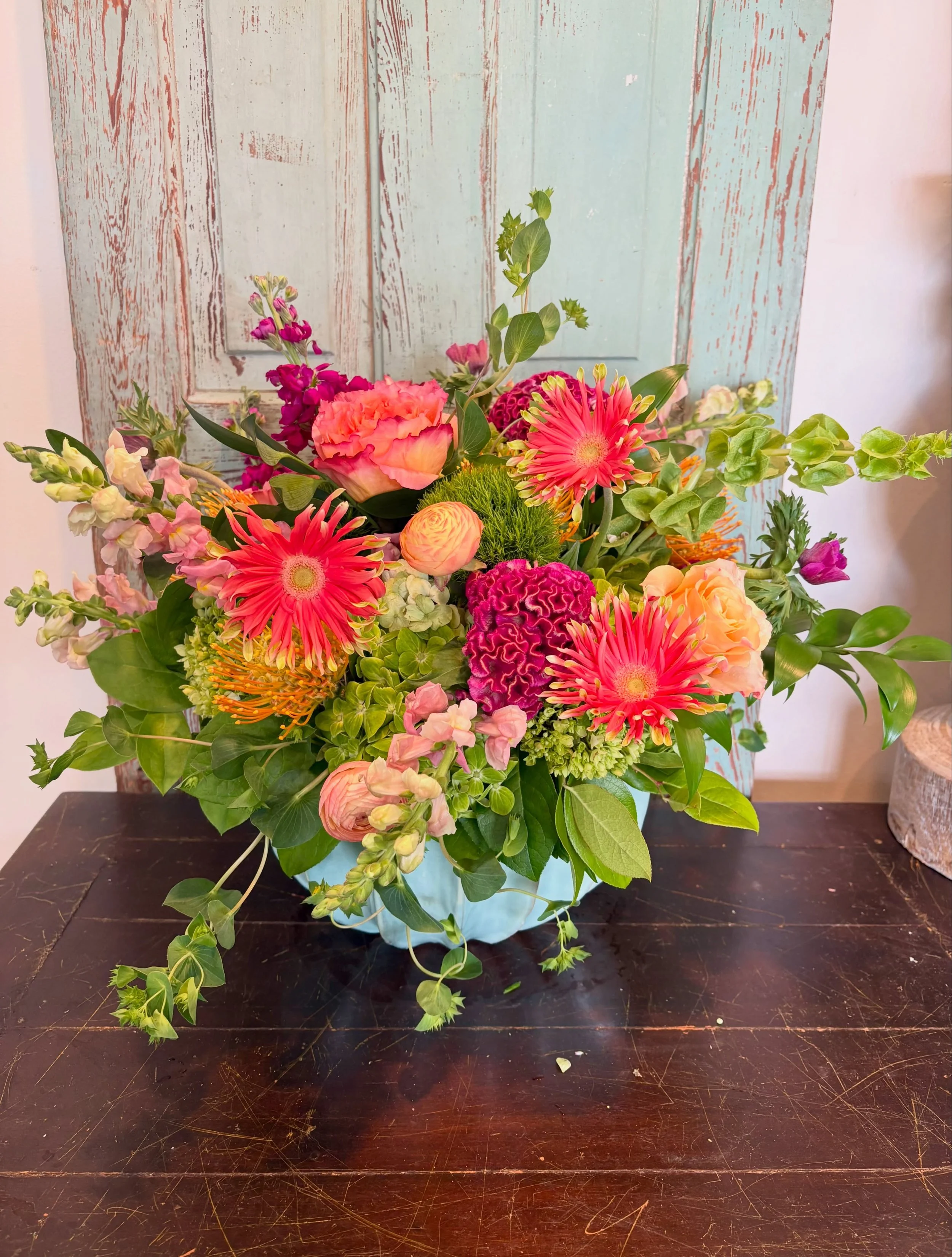 Bright like that summer sun! ☀️
.
.
.
#jaxbeach #pontevedra #jaxbeachflorist #summerfloral #pastagerbera