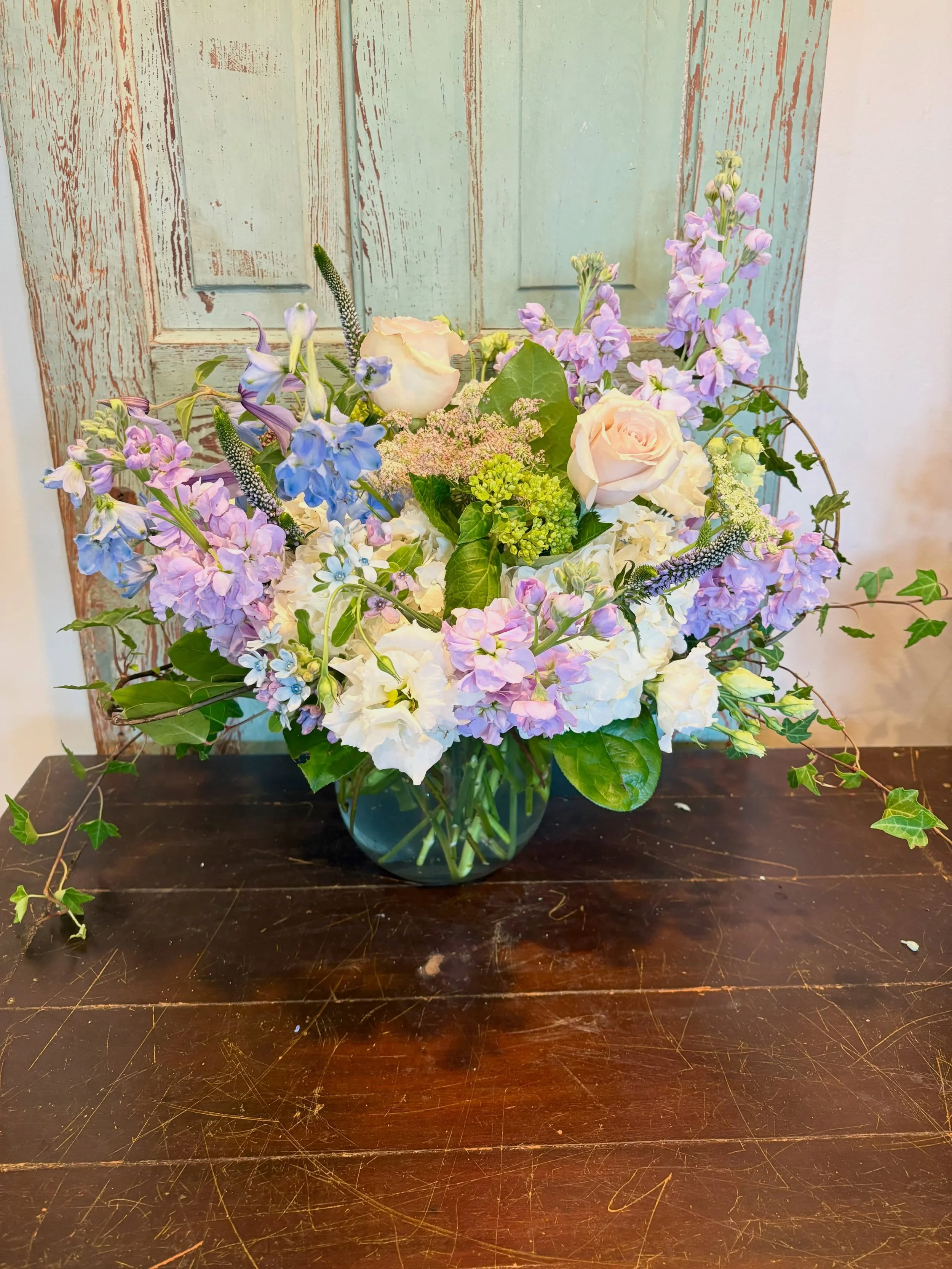 Happy Weekend! 🥰
.
.
.
#localbusiness #jaxflorist #jaxbeaches #pontevedra #delphinium