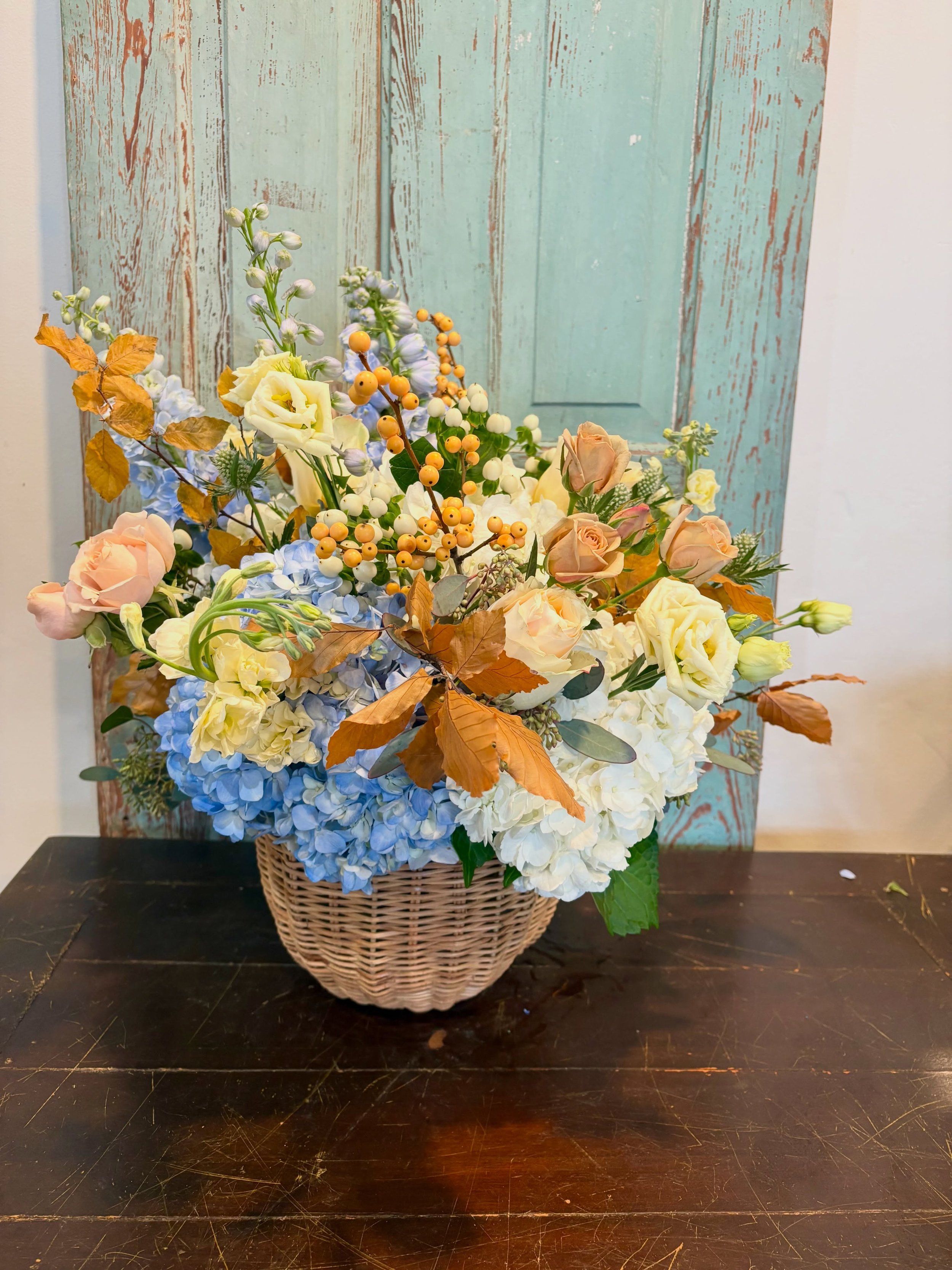 Autumn on the coast 🍂
.
.
.
#autumnflowers #fallflorals #jaxbeach #pontevedra #jaxbeachbusiness
