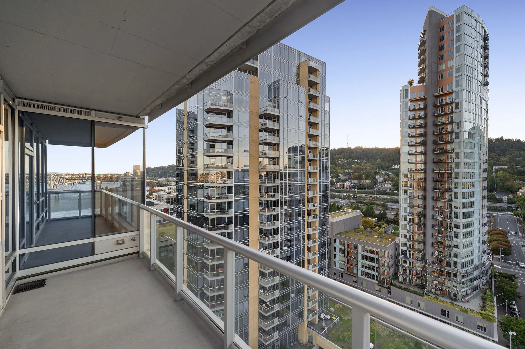 meriwether-condo-south-waterfront-portland24.jpg