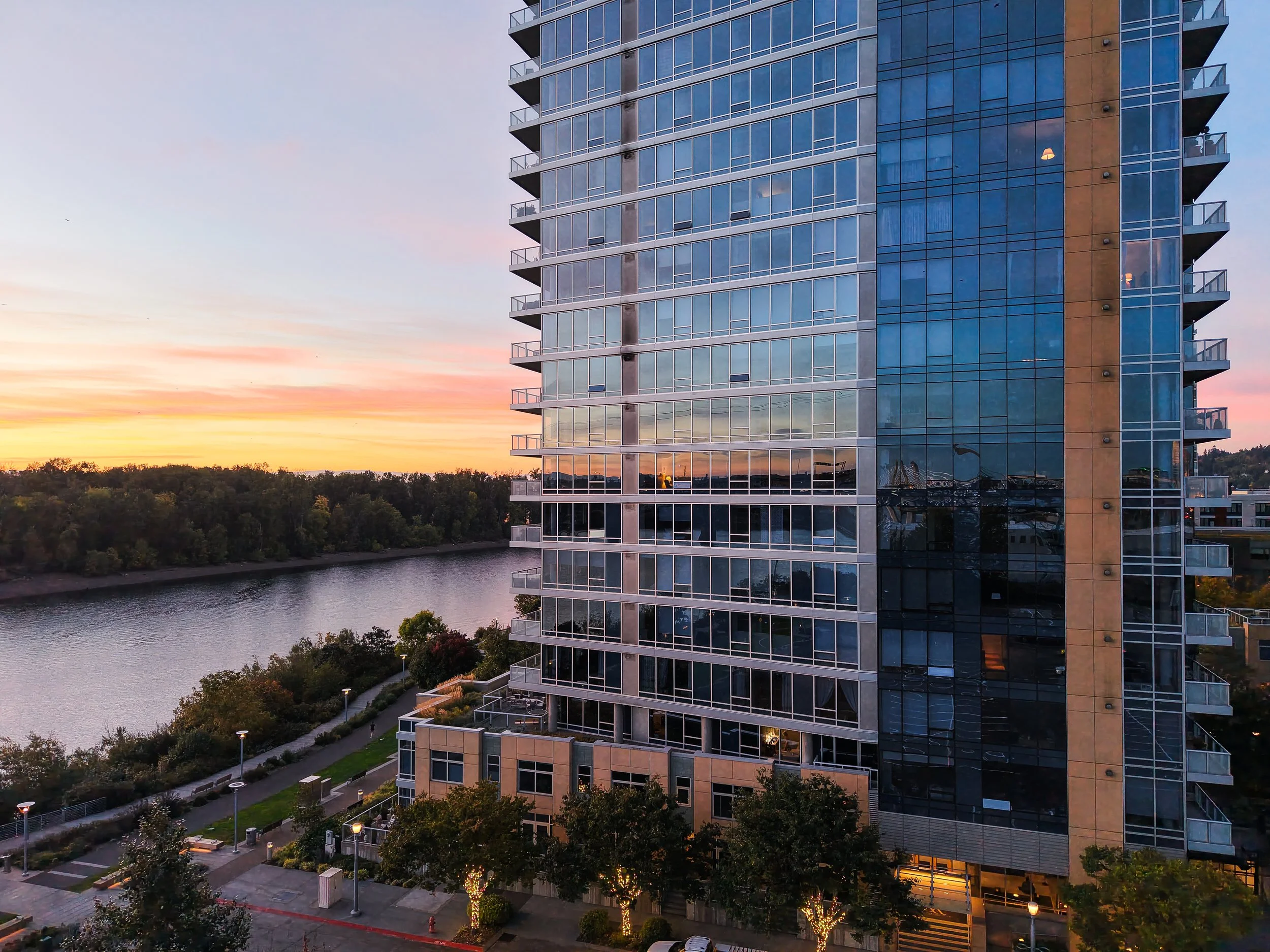 meriwether-condo-south-waterfront-portland-Mt Hood VIew3.jpg