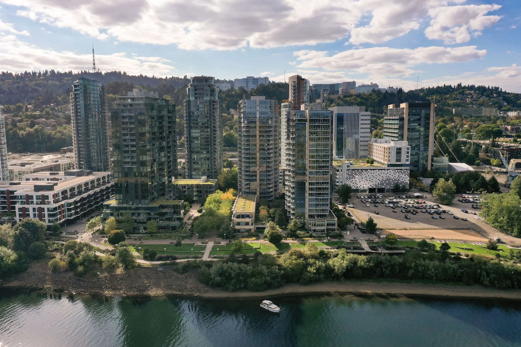 meriwether-condo-south-waterfront-portland1.jpg