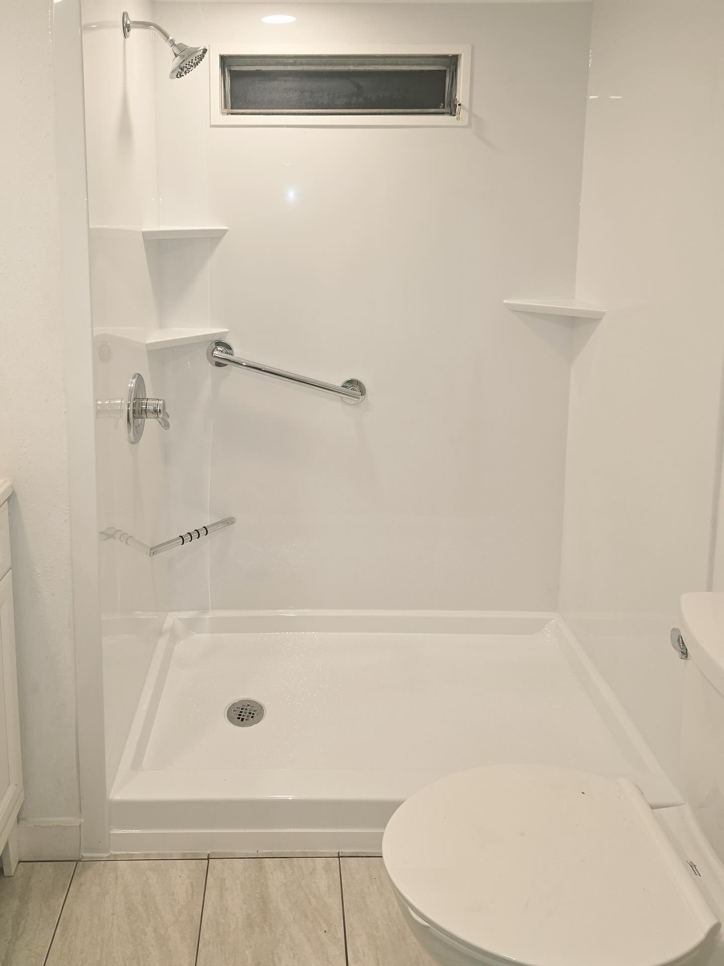 Before and after that speaks for itself!

Did you know Weather Built Homes offers tub and shower remodels? It&rsquo;s the perfect way to refresh your bathroom. Contact us today to schedule your free consultation at 360-258-0936.
