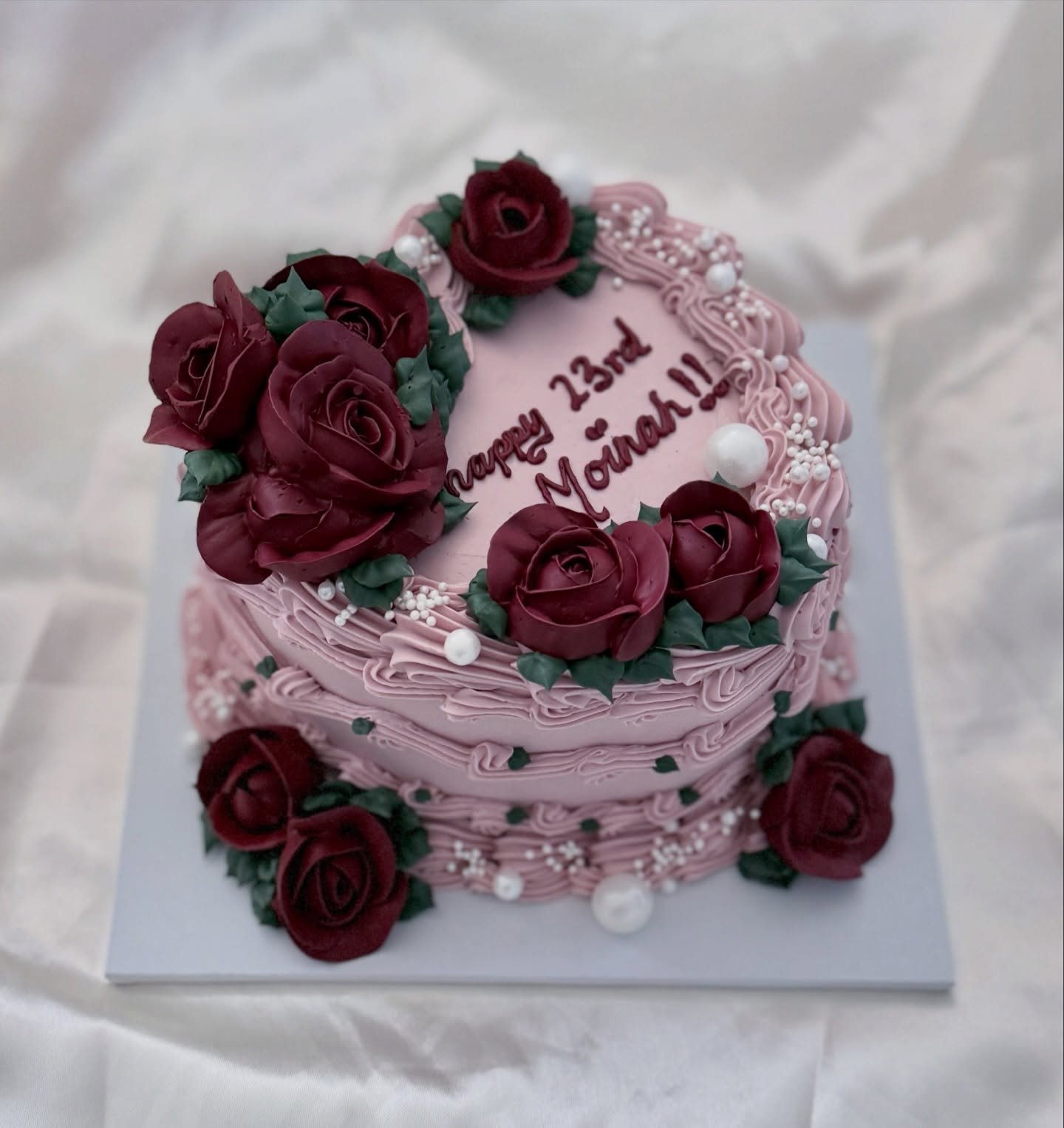 A cute little 5inch version of this iconic @cakesbylalae design 🩷 

☾˙❀‿❀˙☽

#pinkcake #pinkaesthetic #girlythings #flowercake #buttercreamflower #birthdaycake #23rdbirthday #birthdaygirl #buttercreamcakes #vintagecake #vintageaesthetic #lambethcake