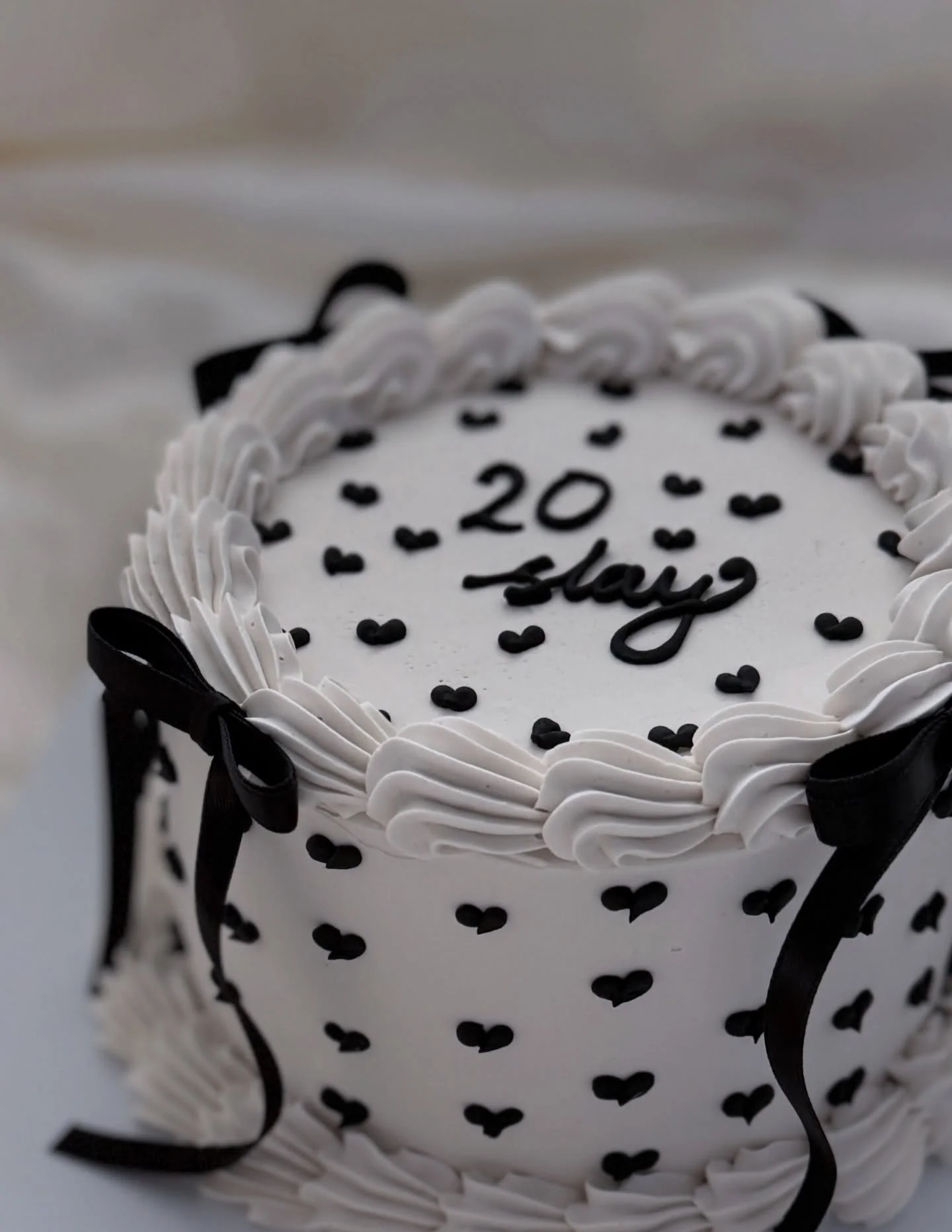 20 slay 💁🏽&zwj;♀️

☾˙❀‿❀˙☽

#birthdaygirl #vintagecakes #cottagecore #manchestercakes #didsbury