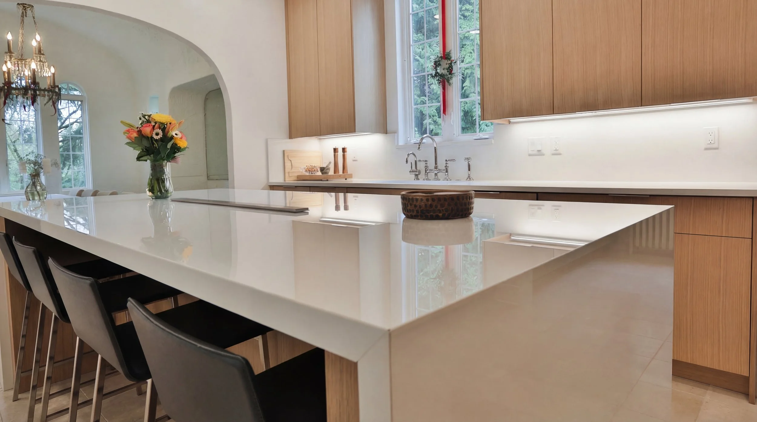 Kitchen island low.jpg