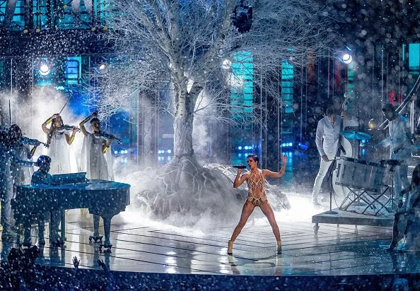 Halsey performs for MTV Movie Awards