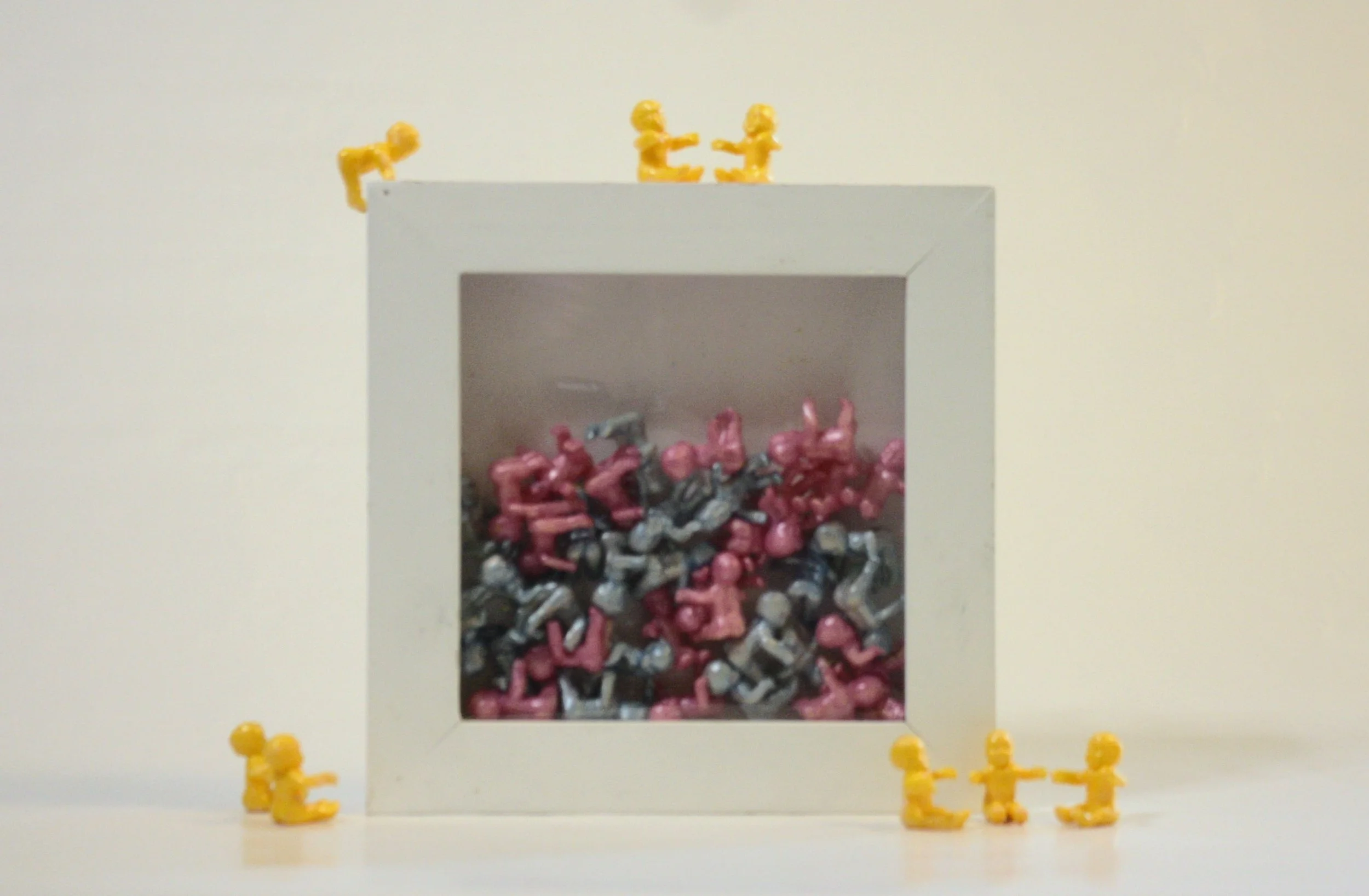 KEEP ME OUT OF YOUR BOX 

B. Standley 
2020 
Multimedia 