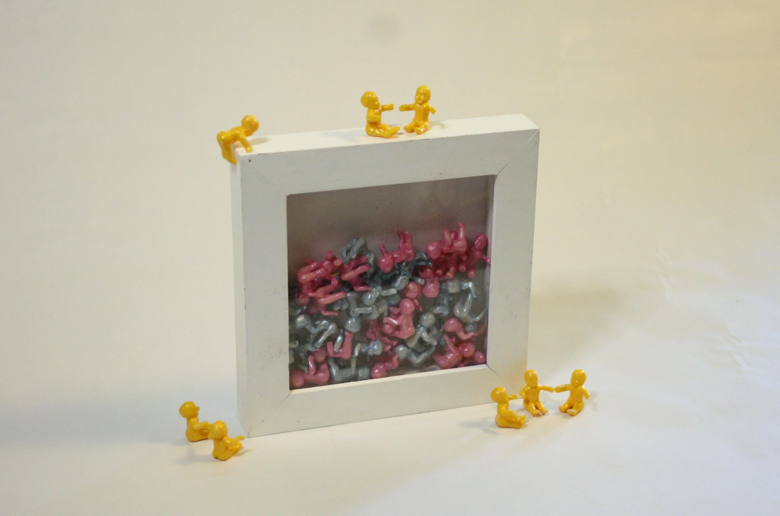 KEEP ME OUT OF YOUR BOX 

B. Standley 
2020 
Multimedia 