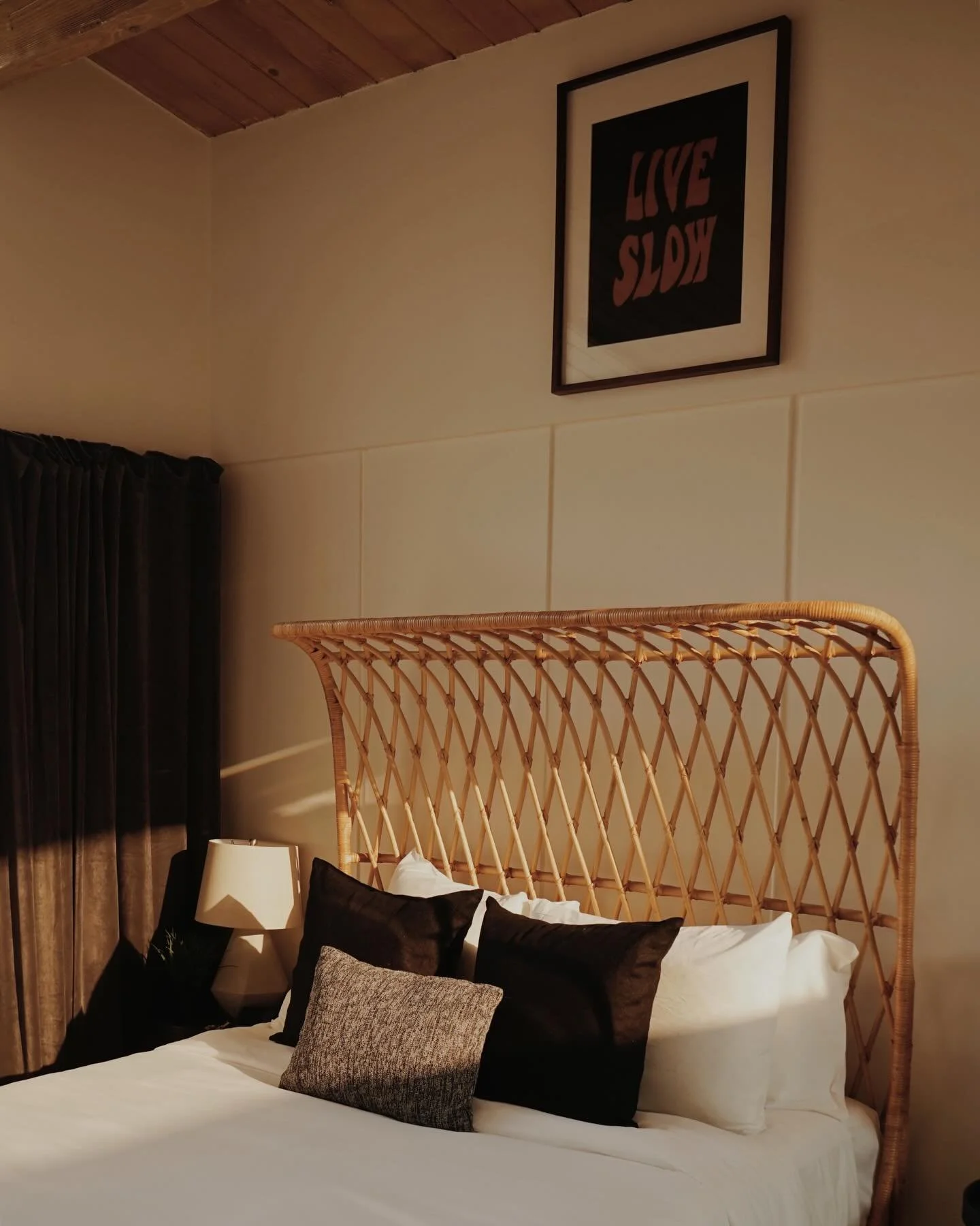 Live slow&hellip; but not too slow&mdash;there are only a handful of tickets remaining for our 2026 Racquet Club Estates Midcentury Modern Home Tour on February 14, 2026! Get yours before they sell out. @modernism_week #racquetclubestates