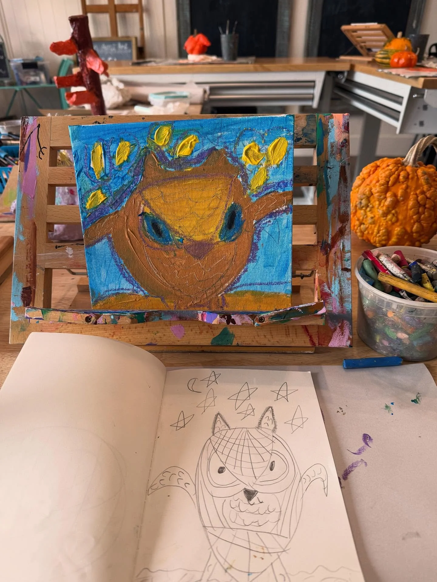 Autumn moments in the studio 2025. Students explored papier-m&acirc;ch&eacute;, charcoal, and color techniques with soft pastel and watercolor. Fall projects were rich in texture, full of expression, and always playful