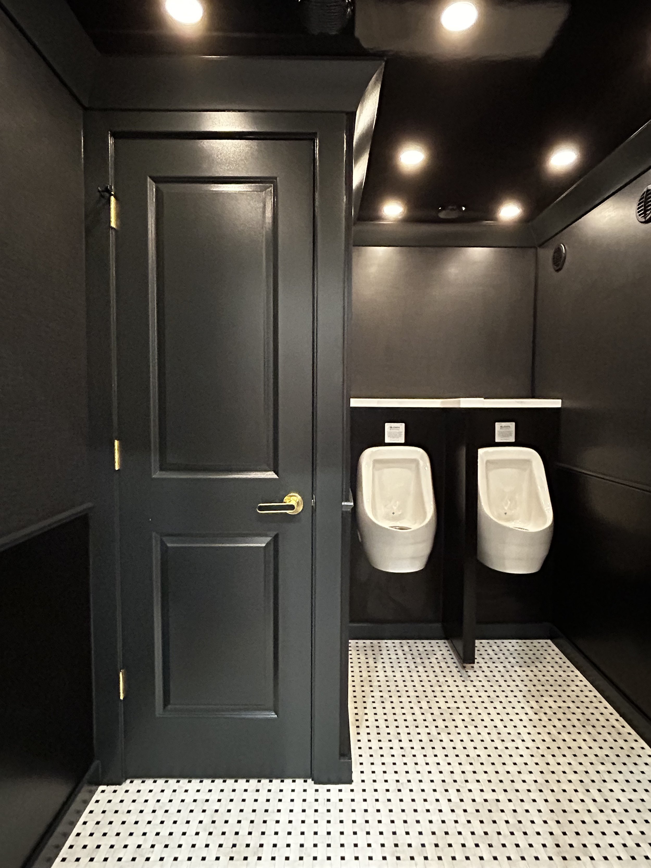 Men's Stalls