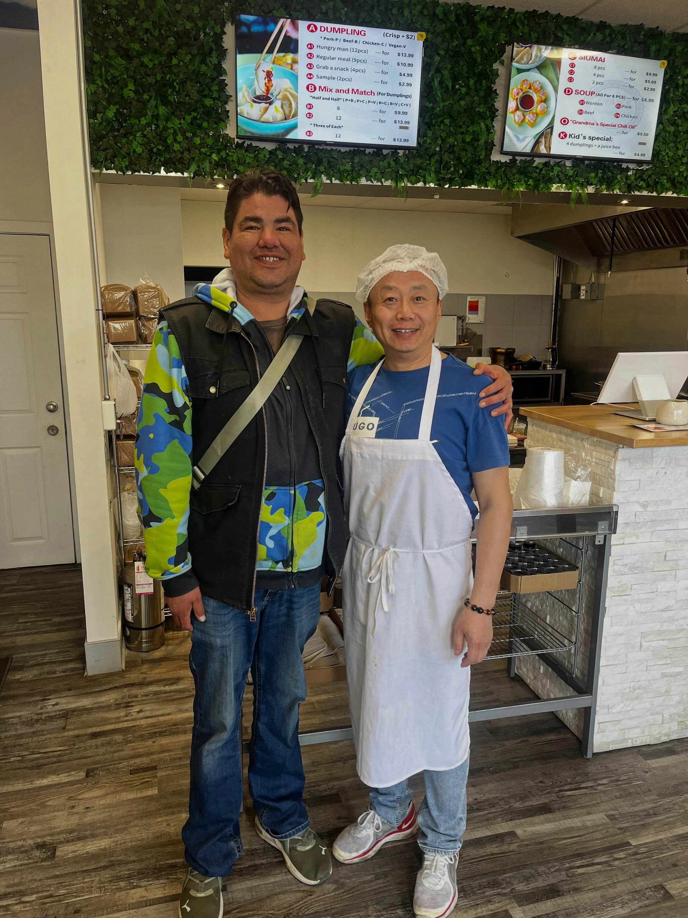Steven and I had a delicious dinner at @deng_dumplings and had the BEST experience with our new friend Jack!

He shared that his chilli old recipe is hundreds of years old and had been passed down from many generations to him. 

He shared that dumpli