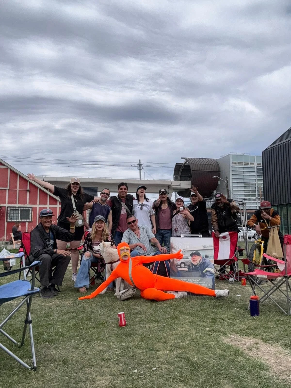 We have officially wrapped up My Friend Dave for the season! 

Massive shout out to our pal BBQ for his bbq, our girl Annecy for her pulled pork, our girl Jessa for all the sides and dinner buns and our friend Amanda for her homemade apple pies 🤤

P