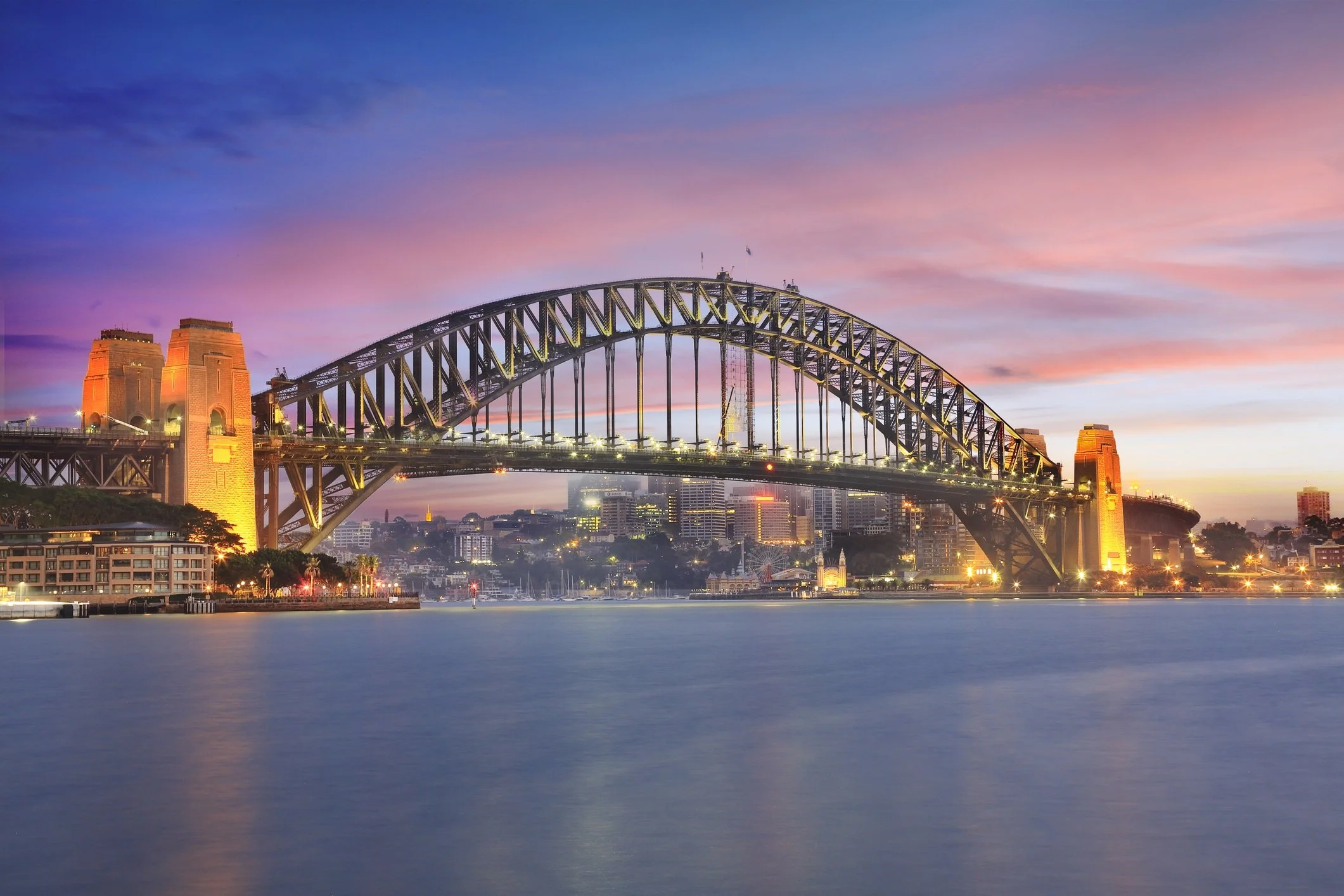 Sydney_Harbour_Bridge_sunrise_seng_chye_teo_Getty.jpg