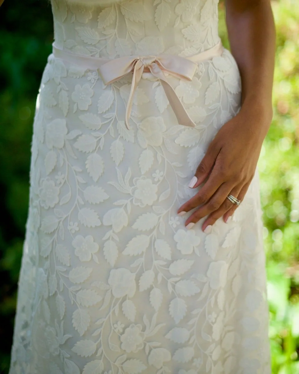 Arrabella 
Photography @iragelormino 
Hair and Makeup @kristyohairmakeup 
Model @tjkxx_ 
@eryldenehistoric 
#louisealvarez #louisealvarezcouture #collection #weddinggown #weddingdress #couture #bride #wedding