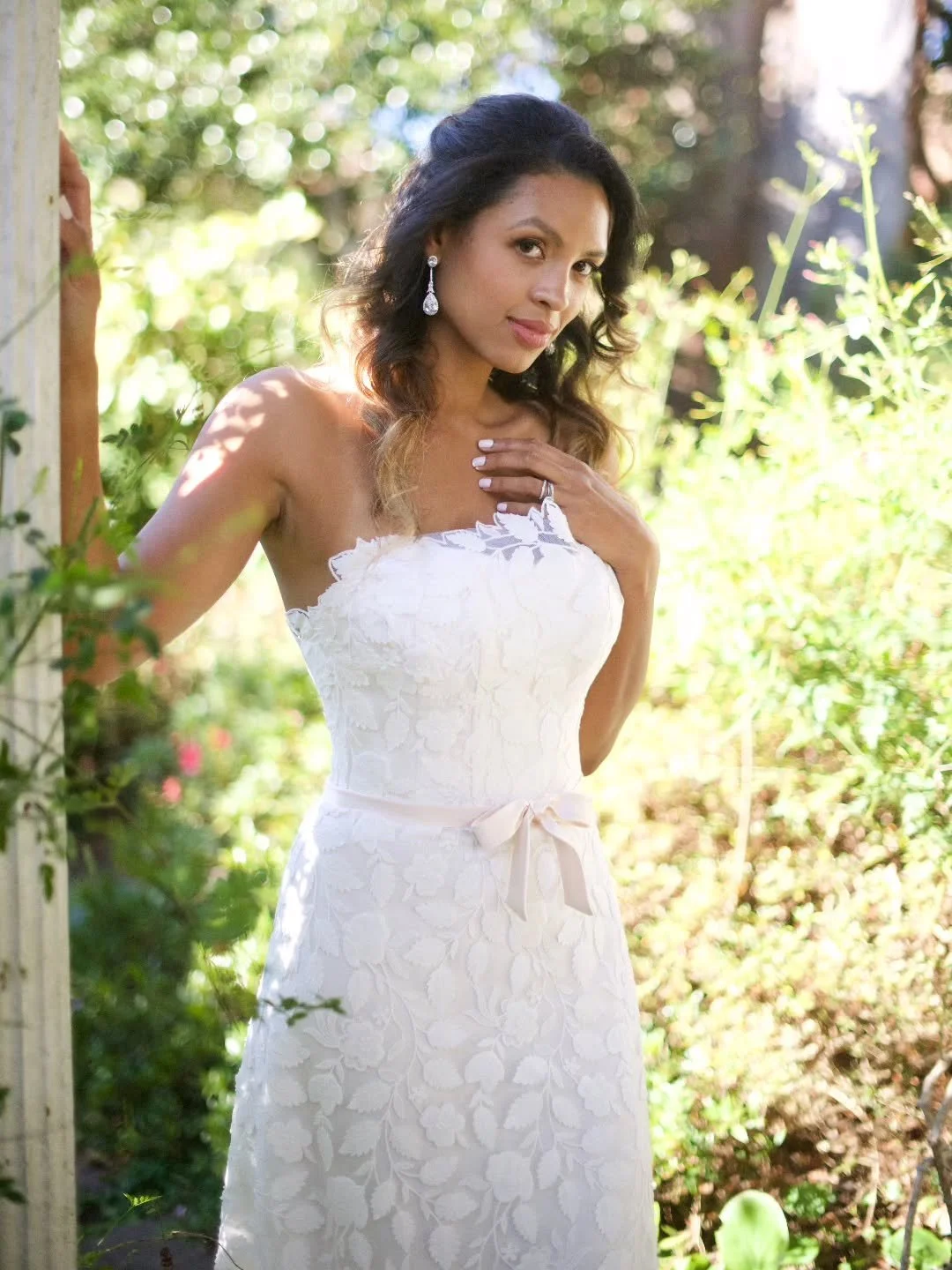 🎀 Enjoy the weekend xx 

Photography @iragelormino 
Hair and Makeup @kristyohairmakeup 
Model @tjkxx_ 
@eryldenehistoric 

#arabella #arabellagown #louisealvarez #louisealvarezcouture #collection #weddinginspo #weddinggown #weddingdress #couture #br