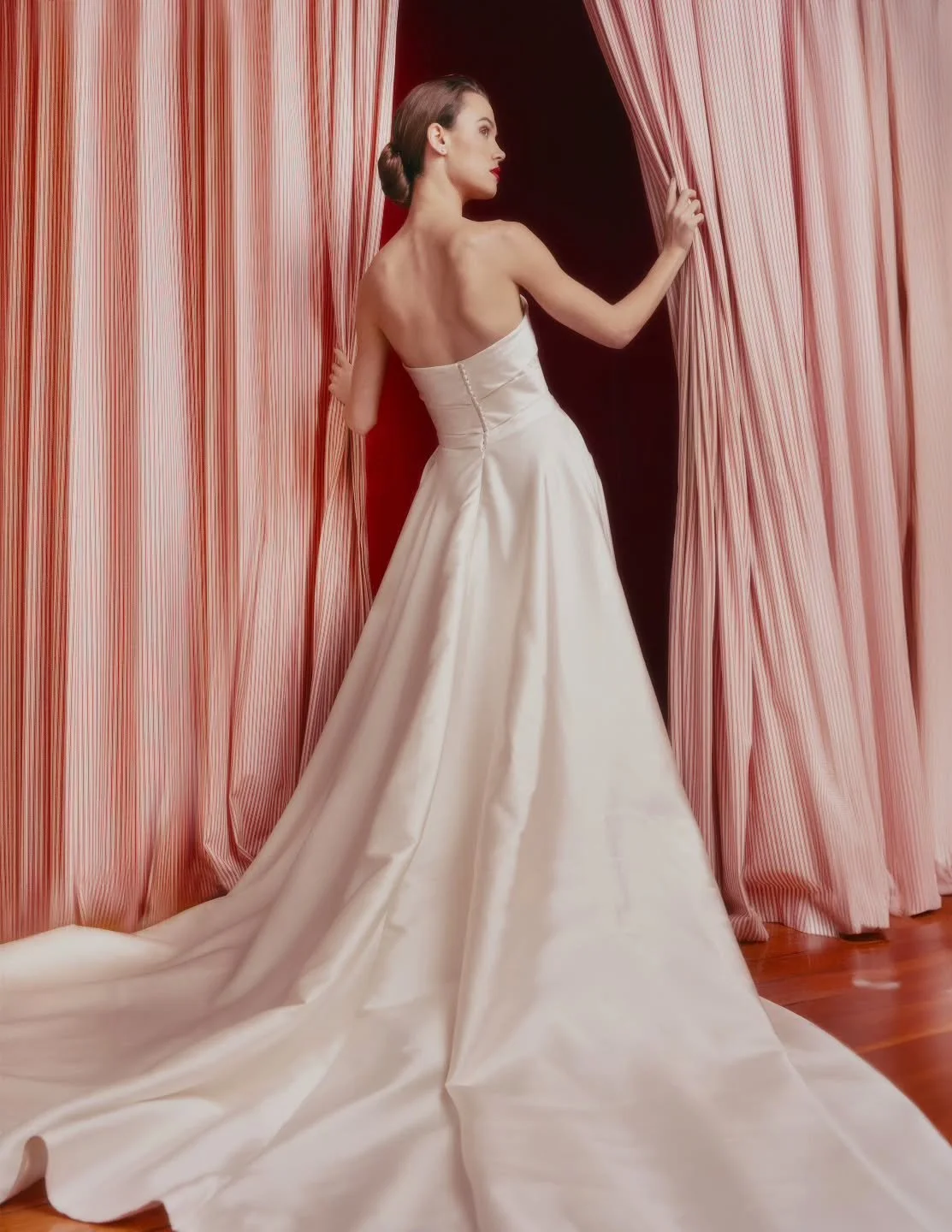 Curtin call 🤍🤍🤍 Sumptuous silk satin stripes, hand appliqued onto the bodice of our silk Mikado gown, I'm loving the drama, the folds of silk falling into the gorgeous sweeping train Xx 

@kristyntaylorphotography 
@kerriejanebaileymakeup 
chelsea