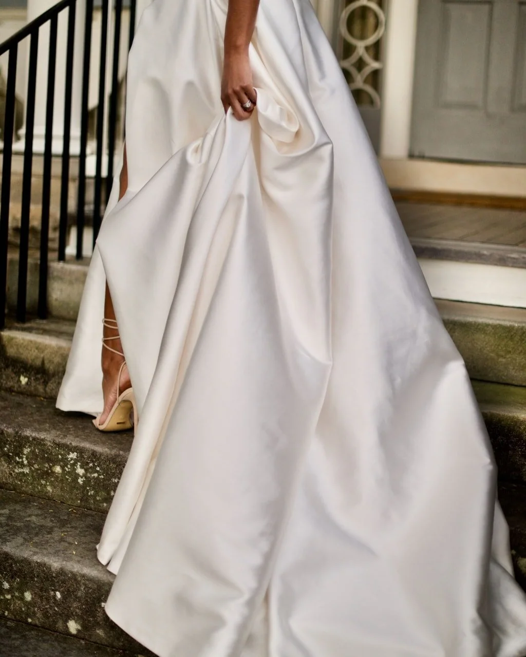 It's time to get frocked up!💃 Book your complimentary individual consultation, enjoy trying on styles in the relaxed atmosphere of our studio, and let us help you find your perfect gown. 

We are all about giving you the wonderful experience and ser