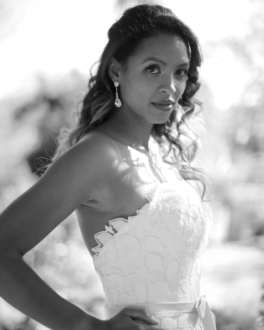 Clean and feminine lines, Arrabella, layers of embroidery, silk organza and satin.

Photography @iragelormino /Hair and makeup @kristyohairmakeup /Model @tjkxx_ /Venue @eryldenehistoric  #weddingdress #weddinggown #wedding #louisealvarez #louisealvar