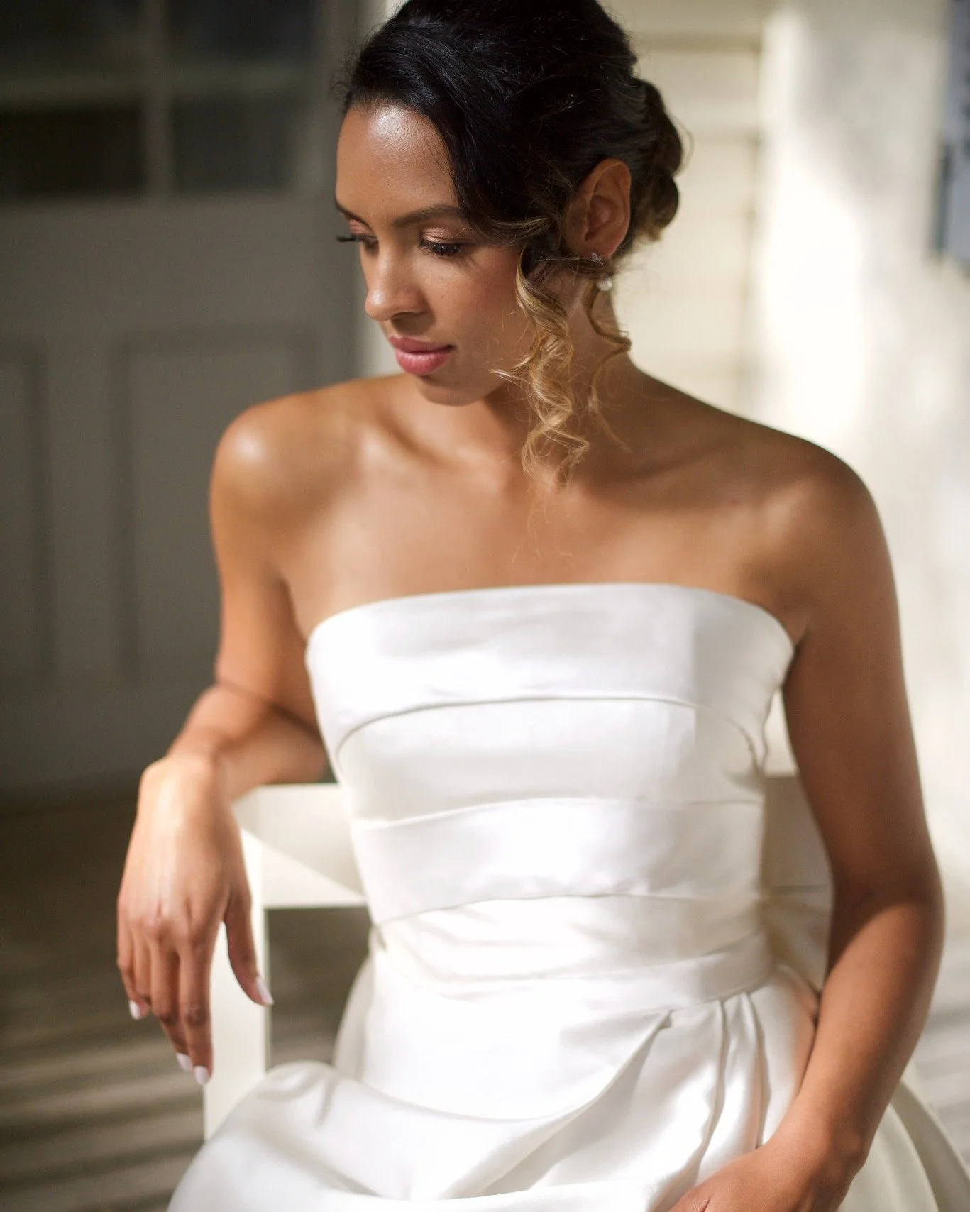 Contemporary woman 🤍 Our stunning collection piece, Clara, sleek, modern, and tailored, cut in crisp silk Mikado with luxe silk duchess satin stripe detailing. Understated luxury 🥰 xx

Photography @iragelormino
Hair and Makeup @kristyohairmakeup
Mo