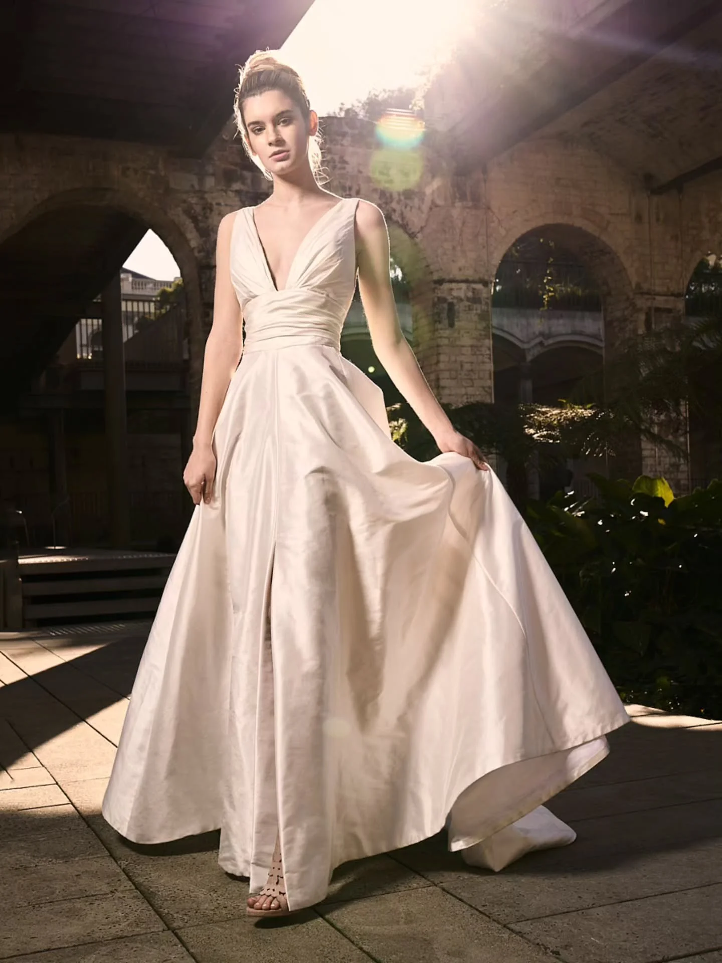 🖤 🌿🖤🍃 This beauty! 🖤 #emiliegown 🥰 xx

 Photography @carles_cardelus /Hair and makeup @kerriejanebaileymakeup / Model @sofofieo @bellamanagement 

#louisealvarezcouture #louisealvarez #weddinggown #weddingdress