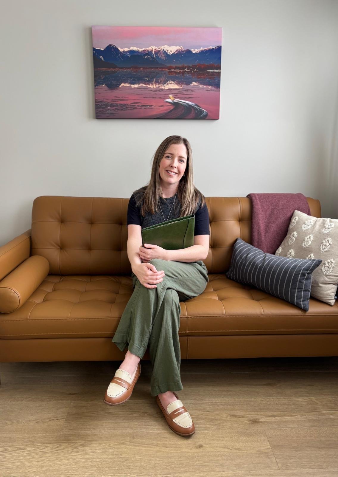 Maple Ridge Counsellor specializing in postpartum depression, postpartum anxiety, perinatal mental health, couples counselling and first responder couples counselling.