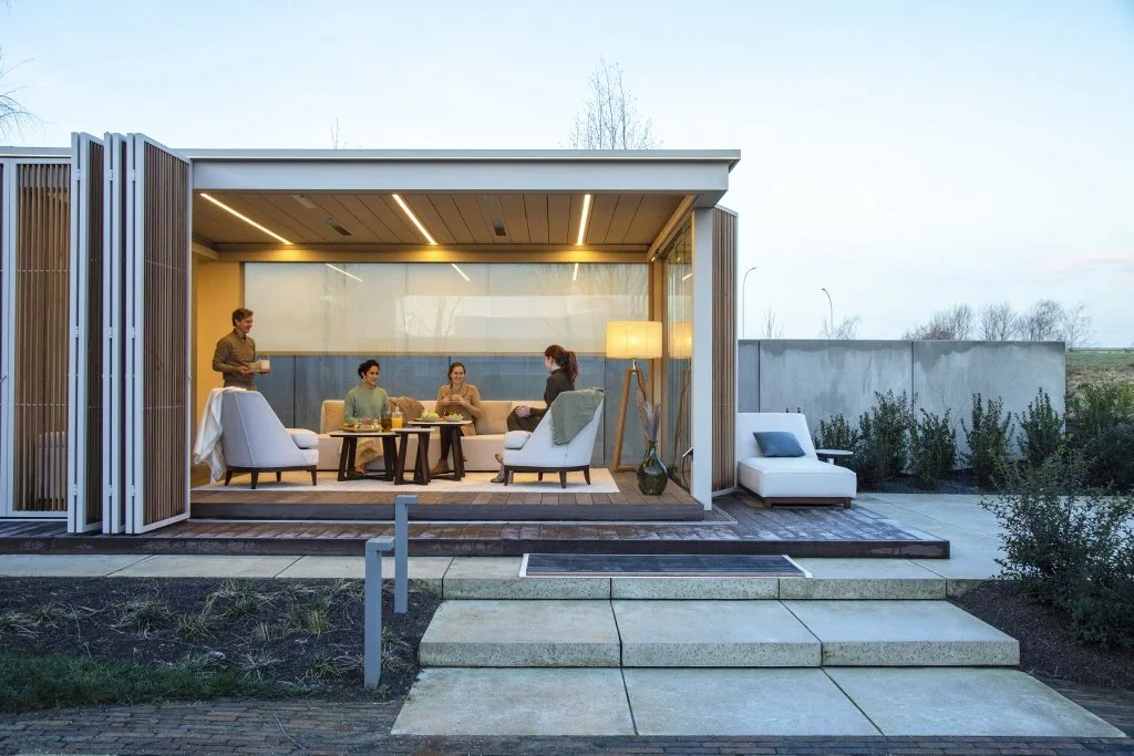 Venize_Outdoor_RedDot_2692.jpg
