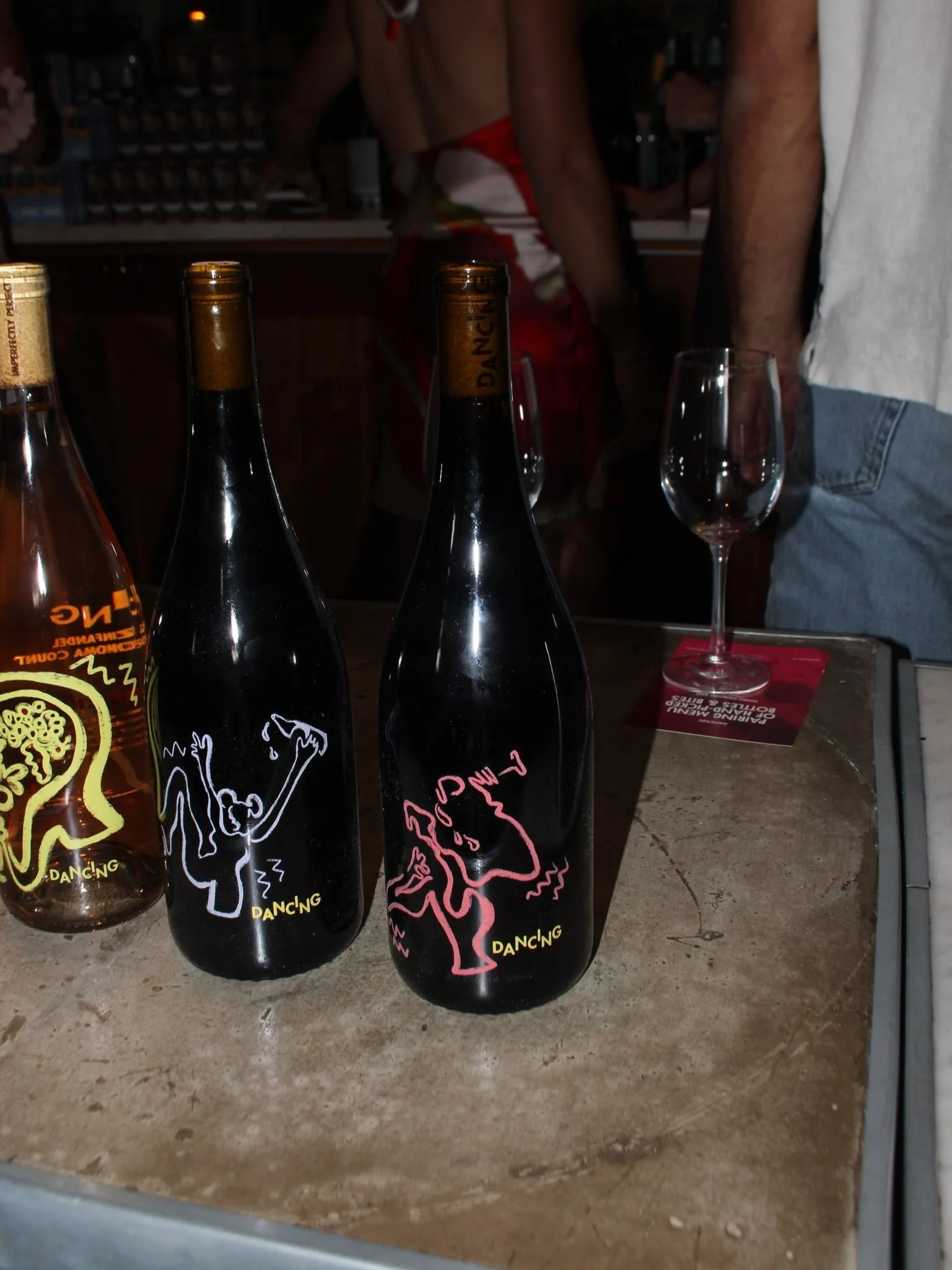 Highlights from @dancingsonoma event at @fossettanyc with @laurenruss and @cyngusruss. ⁠
⁠
When a small winery books out a female-owned restaurant for the night in the LES, you know you are in for a good night. The vibes were high, the venue packed, 