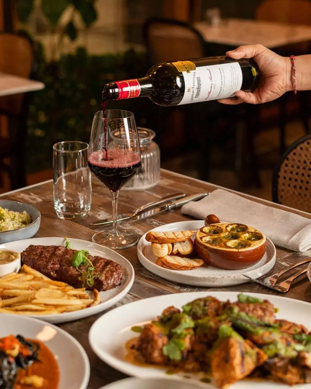 Mother&rsquo;s Day is filling up fast, have you made your plans yet?

Celebrate Mum the Smoque way with good food, flowing drinks, and a table made for slowing down and savouring the moment. Whether it&rsquo;s a long lunch or a relaxed dinner, we&rsq