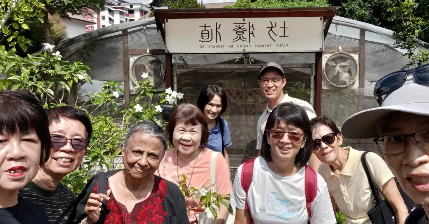 Yesterday we hosted members of the Wings Society Singapore Plants Pal SIC to a tour of our Plant Therapy Studio. Led by volunteer leader Maureen Gan, the Plant Pals SIC promotes physical and mental well-being through plant-related outdoor activities.