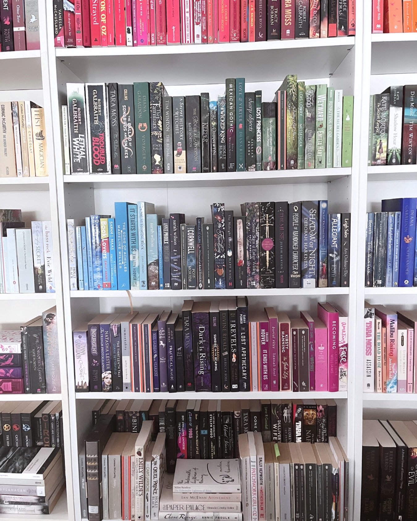 Rainy days and rainbow shelves 🌈 There&rsquo;s something grounding about colour on a grey day, especially as we move deeper into autumn here in Perth. 

What book on your shelf brings you comfort on quiet days? 📖