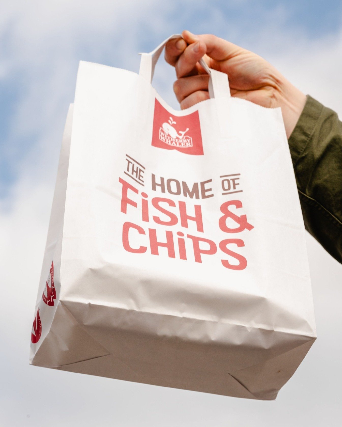 🍟🐟 It's finally Friday, which can only mean one thing... it's time for fish and chips! 🐟🍟 

Make the most of your evening by visiting us or ordering for delivery with just a few clicks.

#fishandchips #friday #treatyourself