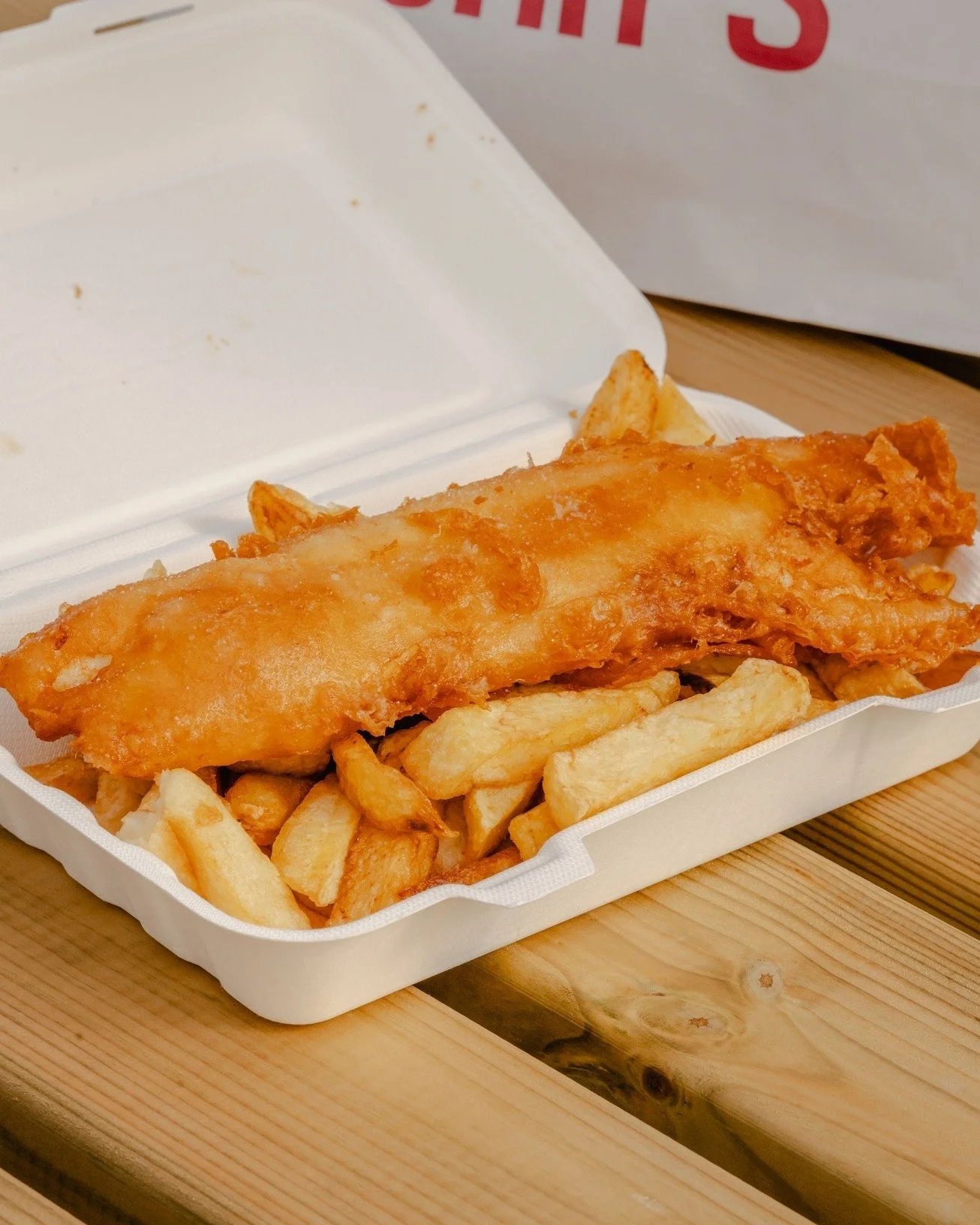 🐟🍟 Friday nights are made for fish and chips from the Wetherby Whaler! 🍟🐟

Swing by or order online for fast, delicious delivery right to your door.

#friday #fridayfeast #fishandchips #wetherbywhaler