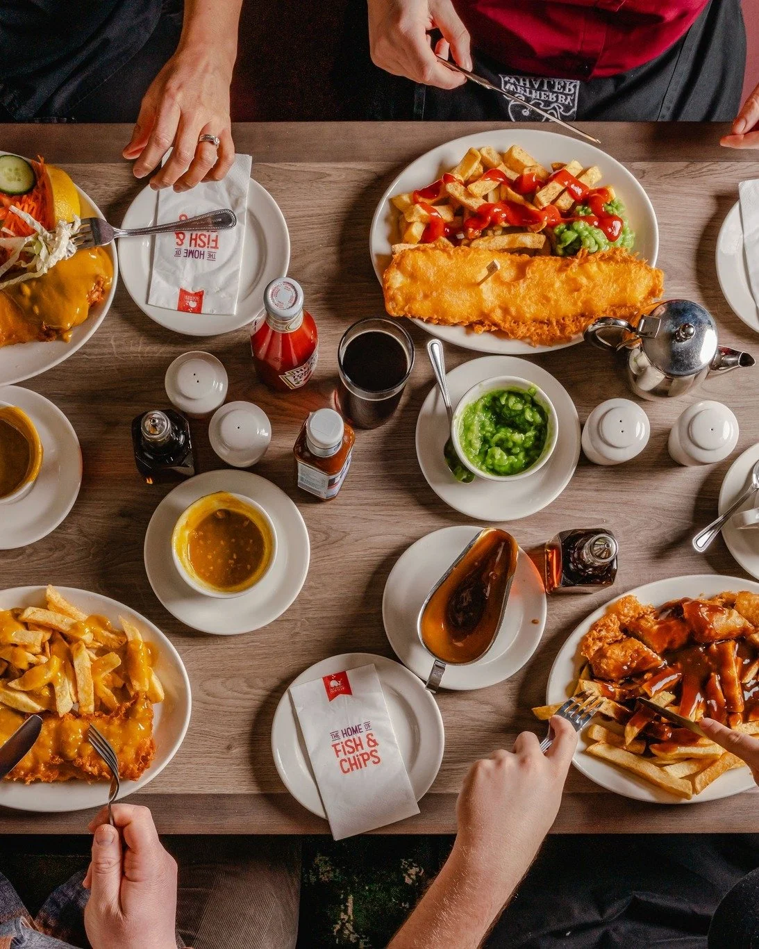 🍟🐟 Start the week the best way &mdash; sharing a proper chippy tea with the whole family. Simple, warm, and oh-so-good. 🐟🍟

Pop in for collection or order online for easy delivery.

#fishandchips #monday #family #chippytea