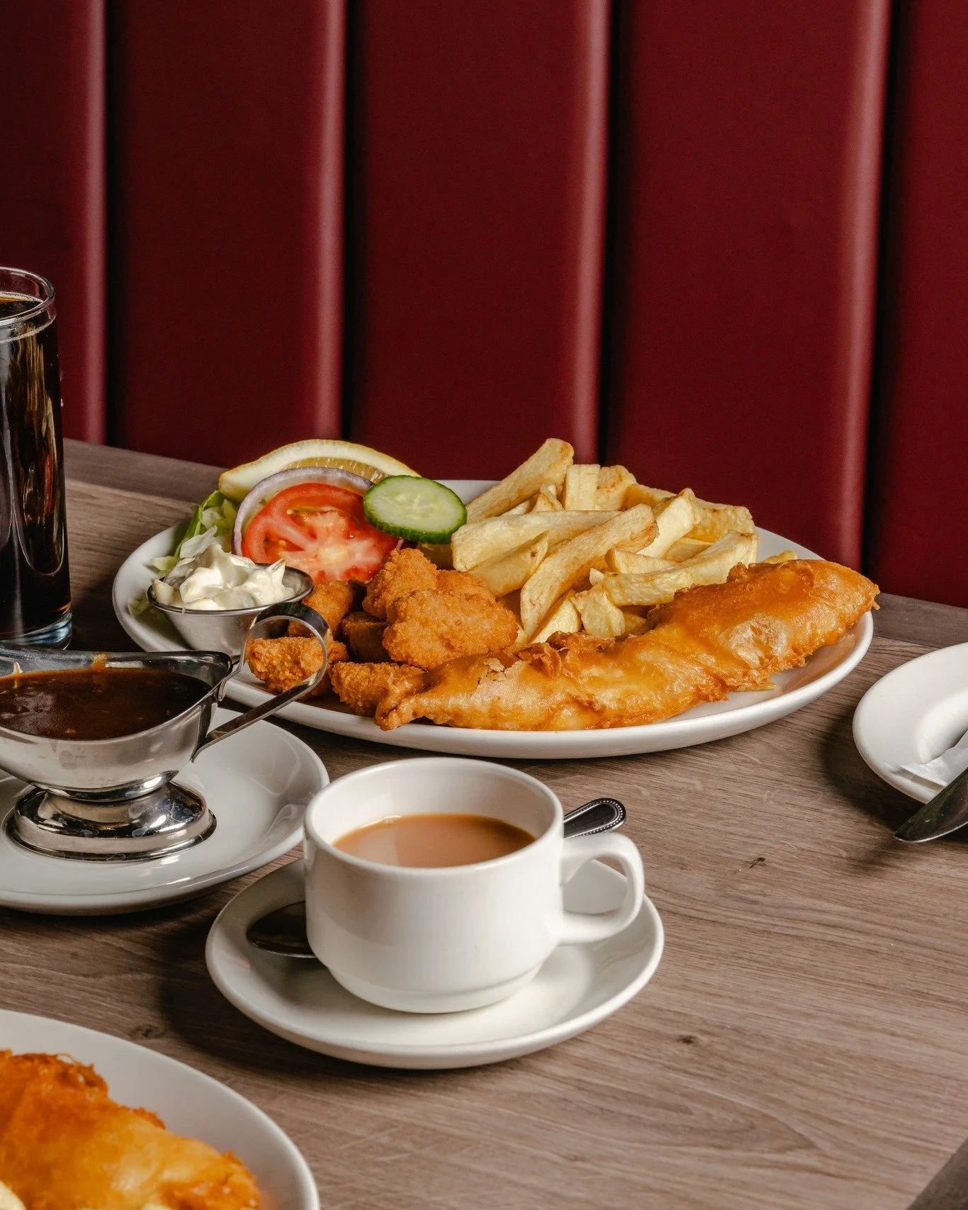 🍟🐟 It's finally Friday, which can only mean one thing... it's time for fish and chips! 🐟🍟

Make the most of your evening by visiting us or having your Wetherby Whaler delivered to you with just a few clicks.

#fishandchips #friday #eatin #takeawa