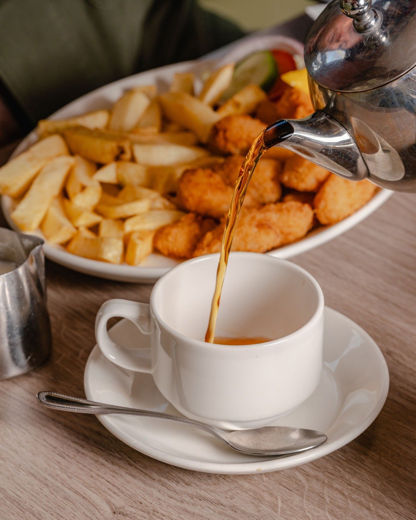 🐟🍟 Need a mid-week pick-me-up? Nothing beats fish and chips! 🍟🐟

Make the most of your evening by visiting us or having your Wetherby Whaler delivered to you with just a few clicks.

#midweektreat #fishandchips #takeaway