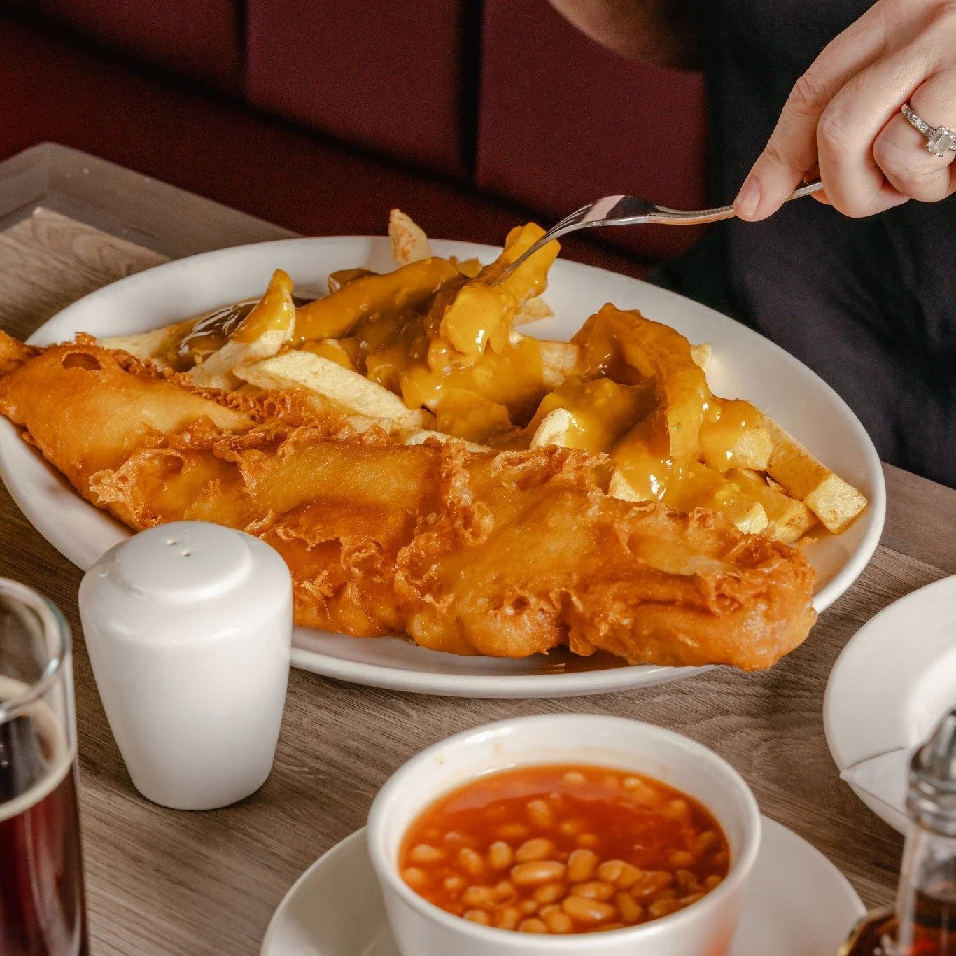 🐟 Our commitment to freshness means we fillet and prepare our haddock each morning so you can enjoy the flakiest and most delicious fish possible! 🐟

Pay us a visit or load up your food delivery app to get a Wetherby Whaler straight to your door.