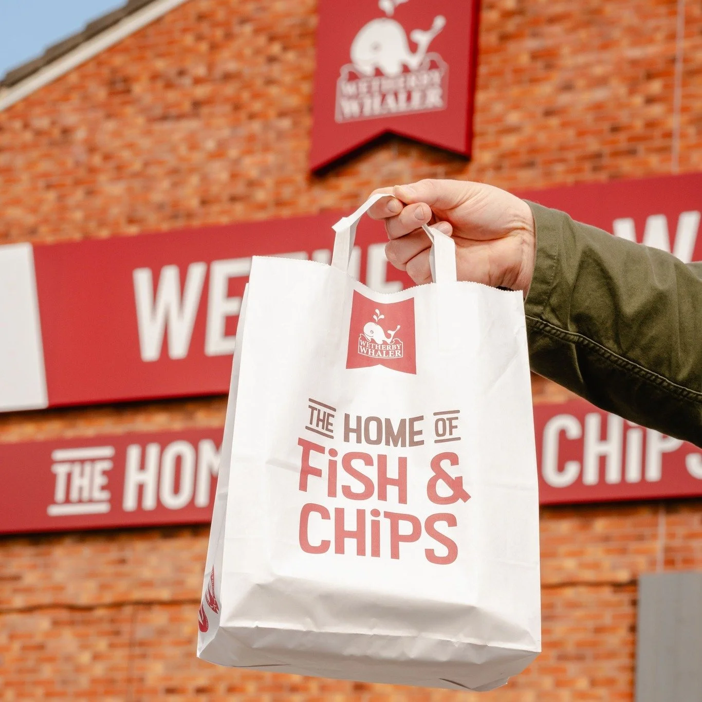 🏡🚗 Staying in for dinner? Enjoy Wetherby Whaler fish and chips delivered straight to your doorstep - convenience never tasted so good! 🚗🏡