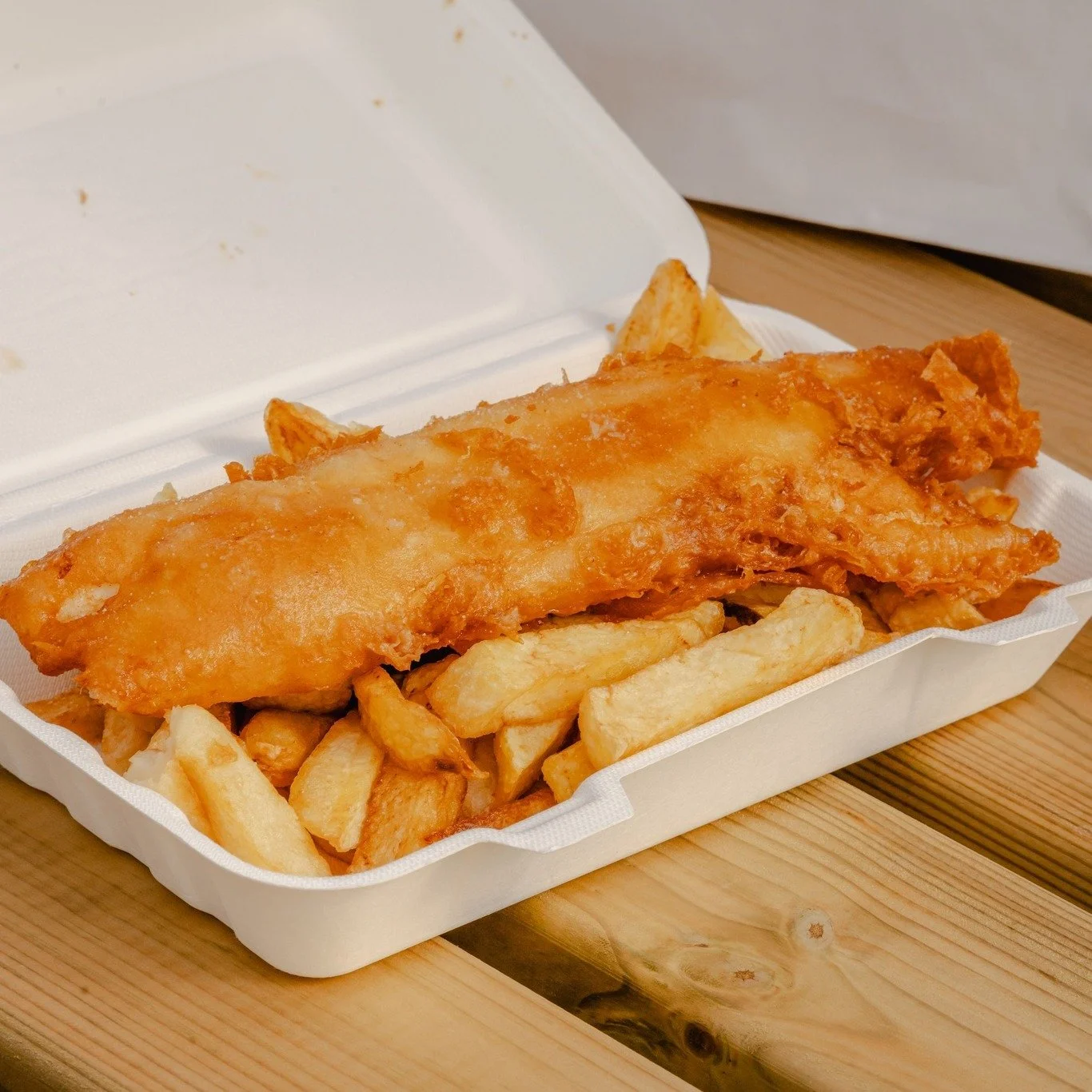 🐟🍟 T.G.I.F.! You know what that means... it's fish and chips time! 🍟🐟

Pay us a visit or load up your food delivery app to get a Wetherby Whaler straight to your door.